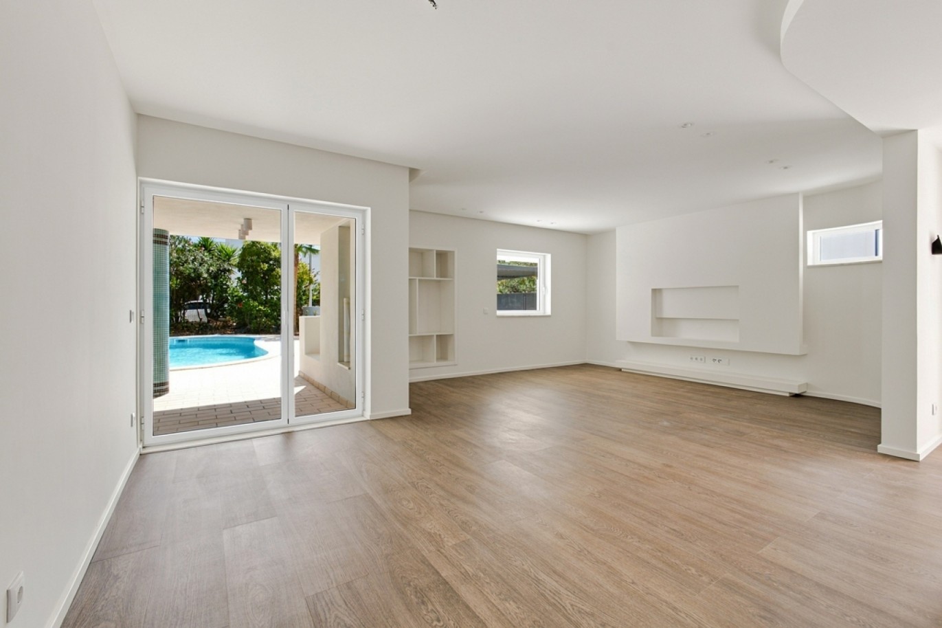 Contemporary 3-Bedroom House in Vilamoura, Algarve, Portugal_396973