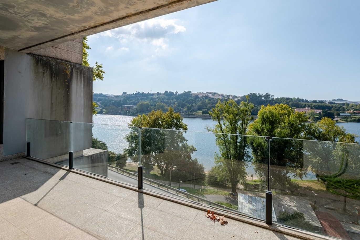 Appartement 3 pièces avec balcons et vue sur fleuve à Valbom, Portugal_398476
