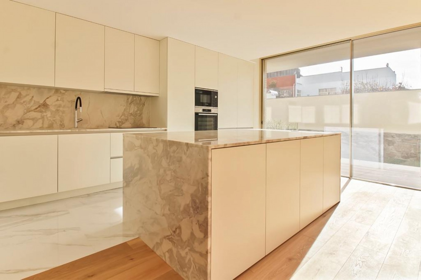 Apartamento de 3 quartos com jardim em Leça da Palmeira, Portugal_398539