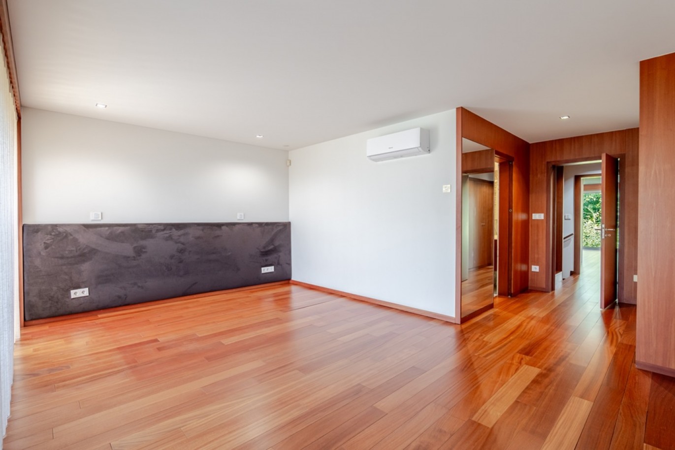 Moradia V4+1 com jardim junto ao Parque da Cidade no Porto_398747
