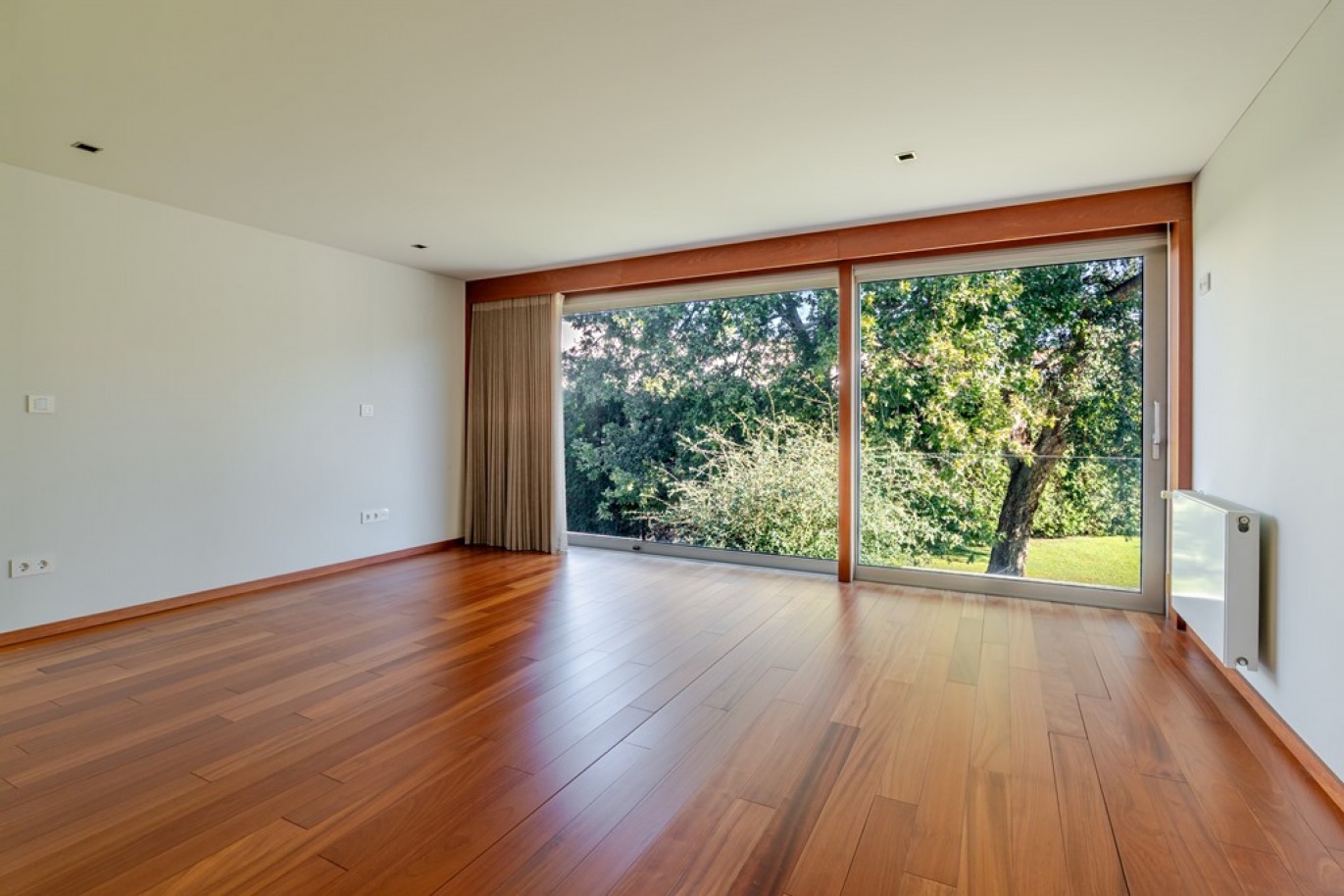 Moradia V4+1 com jardim junto ao Parque da Cidade no Porto_398795