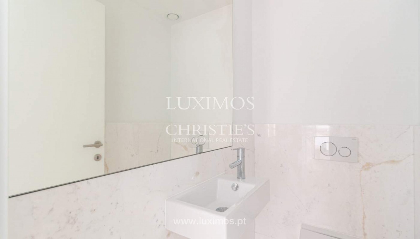 Piso nuevo de 3 dormitorios con balcón, en venta, Oporto, Portugal_398994