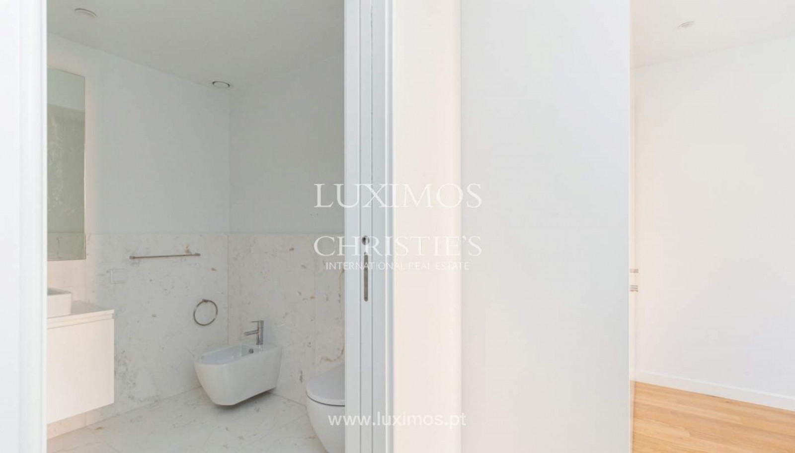 Piso nuevo de 3 dormitorios con balcón, en venta, Oporto, Portugal_398995