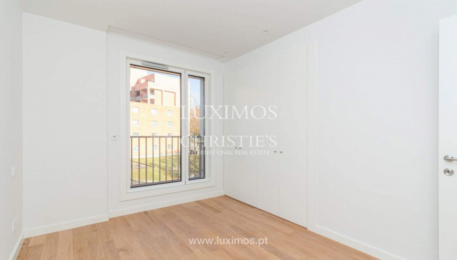 Piso nuevo de 3 dormitorios con balcón, en venta, Oporto, Portugal_398997