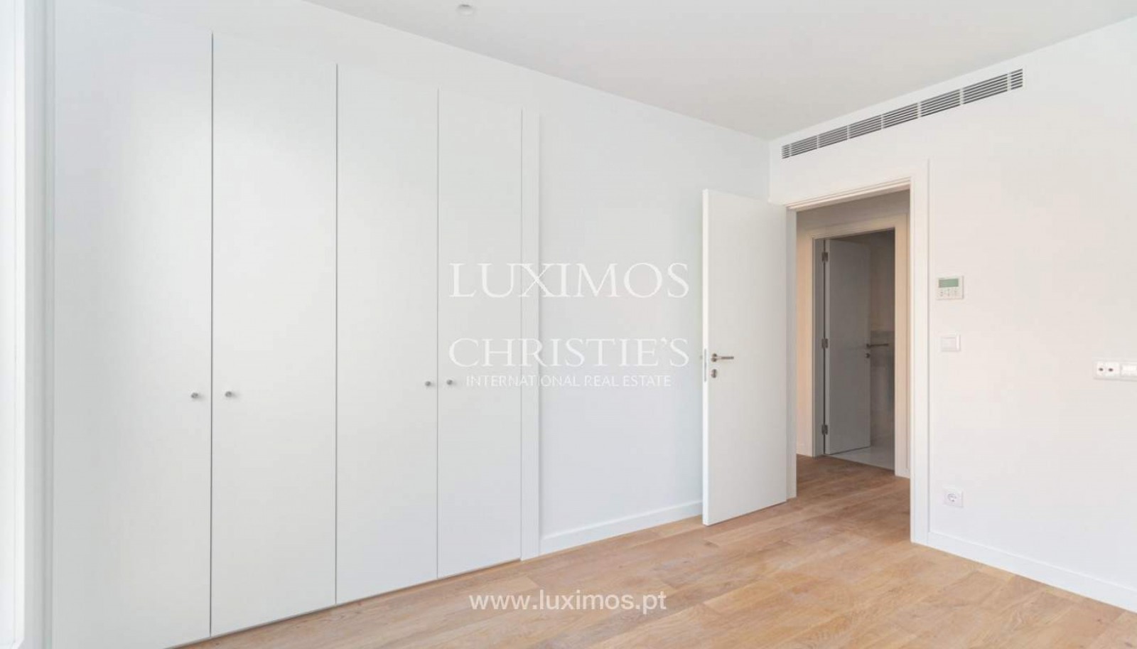 Piso nuevo de 3 dormitorios con balcón, en venta, Oporto, Portugal_398998