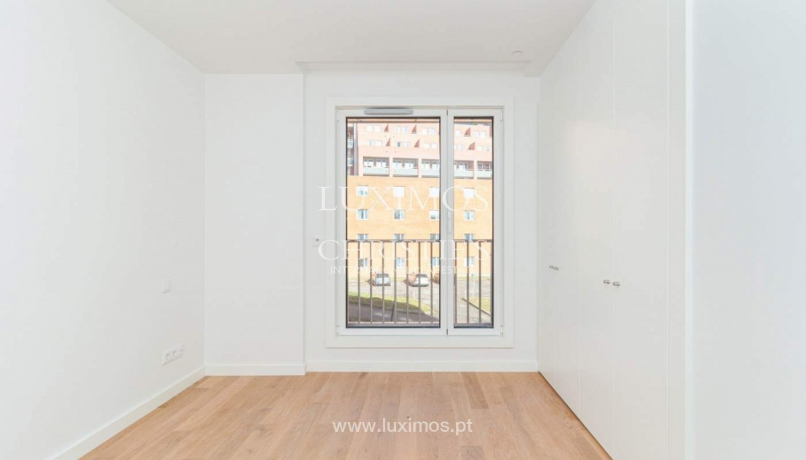 Piso nuevo de 3 dormitorios con balcón, en venta, Oporto, Portugal_399001