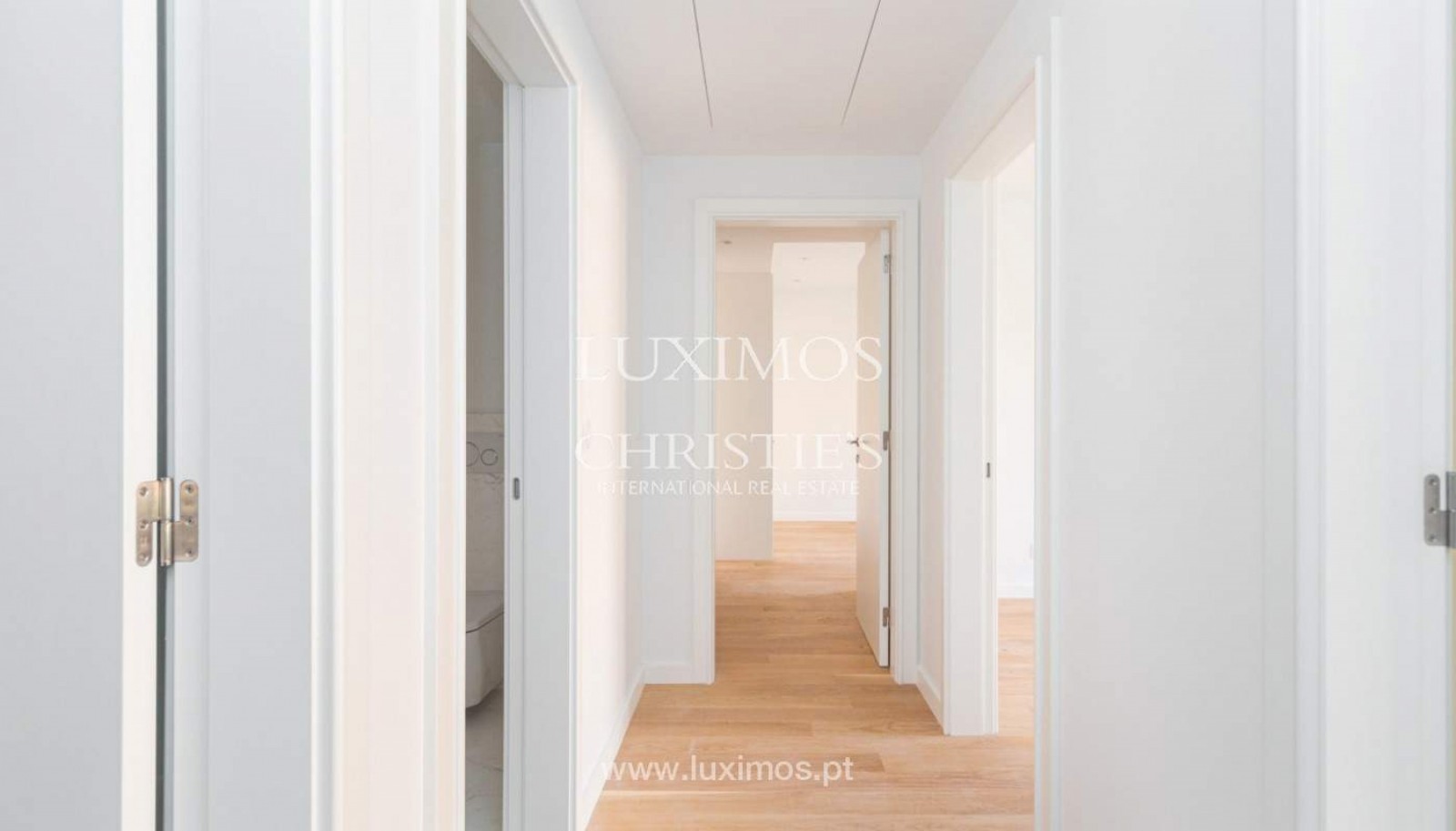 Piso nuevo de 3 dormitorios con balcón, en venta, Oporto, Portugal_399003