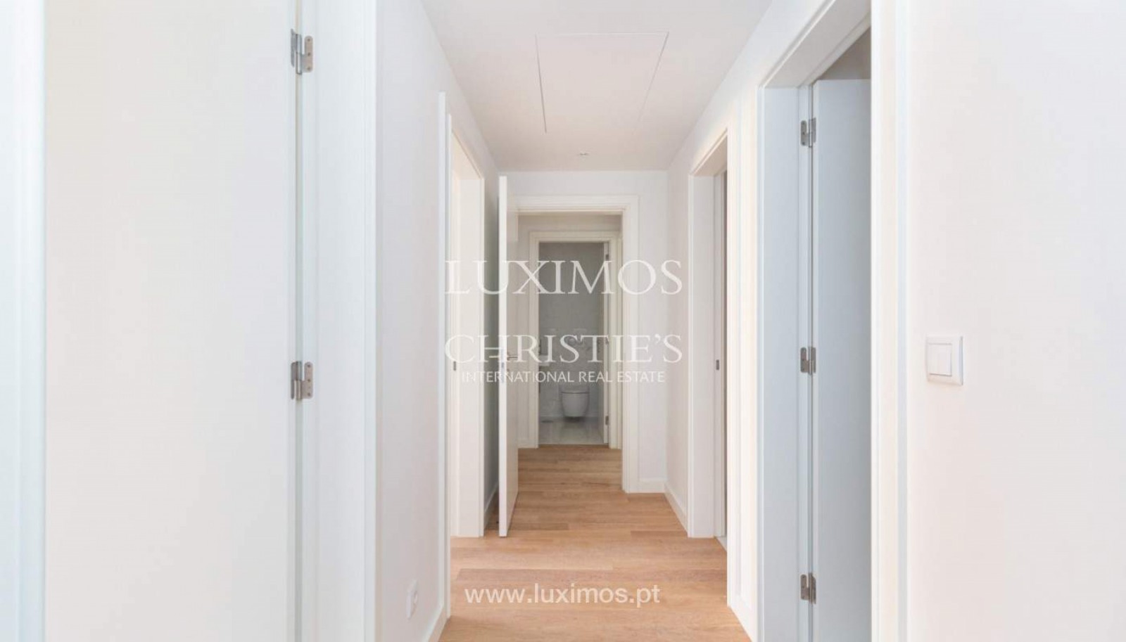 Piso nuevo de 3 dormitorios con balcón, en venta, Oporto, Portugal_399004