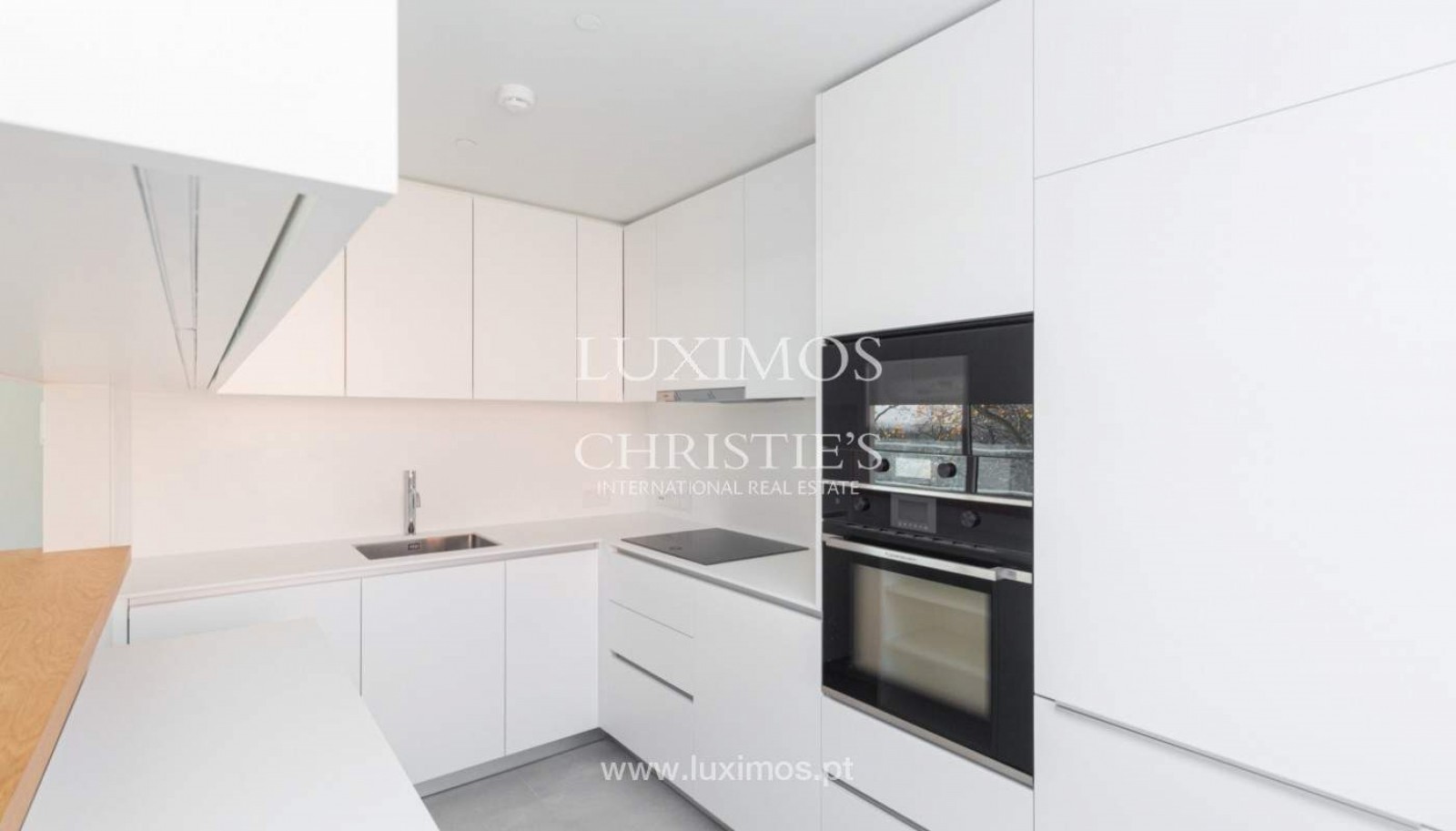 Piso nuevo de 3 dormitorios con balcón, en venta, Oporto, Portugal_399007