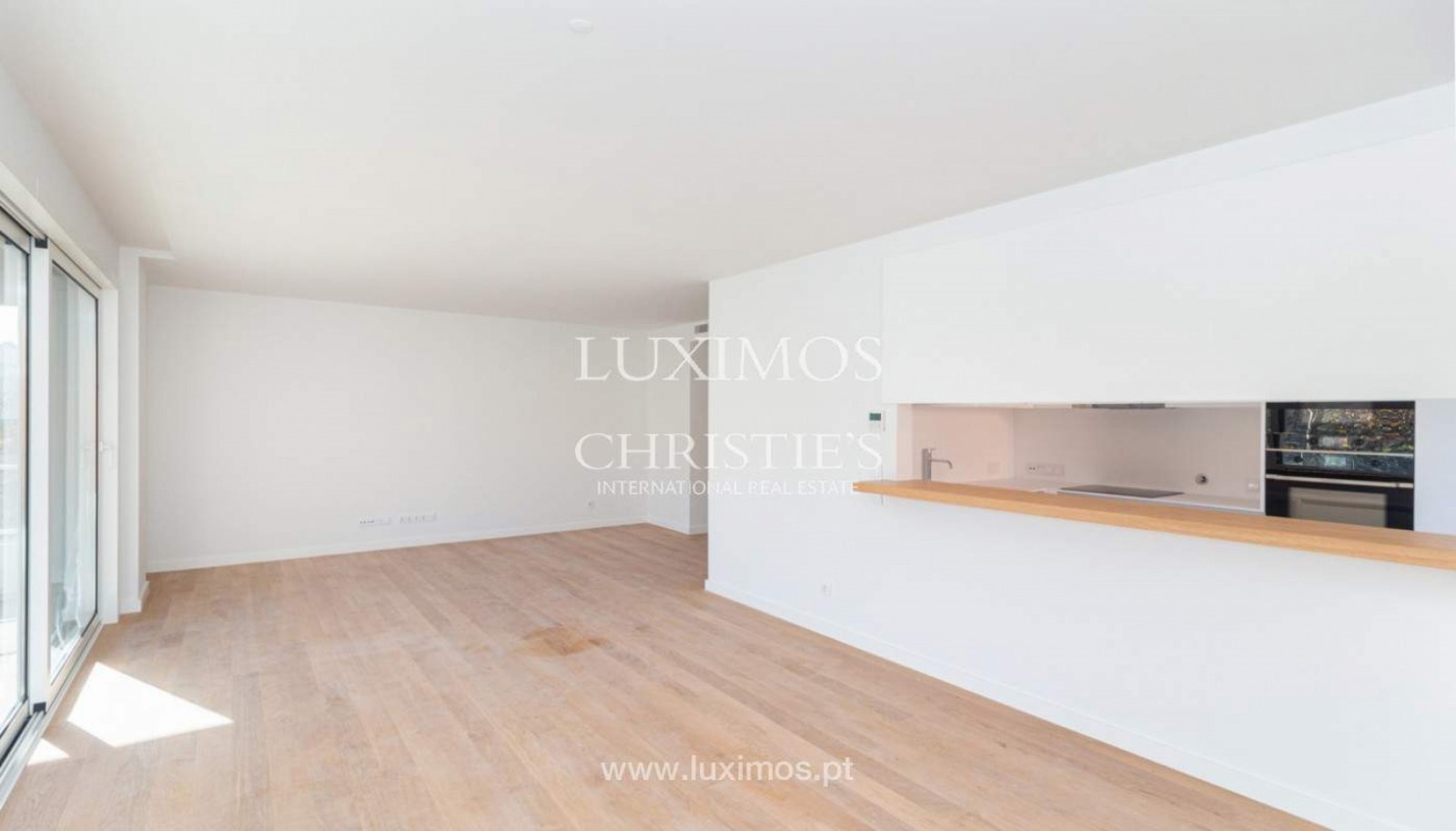 Piso nuevo de 3 dormitorios con balcón, en venta, Oporto, Portugal_399011