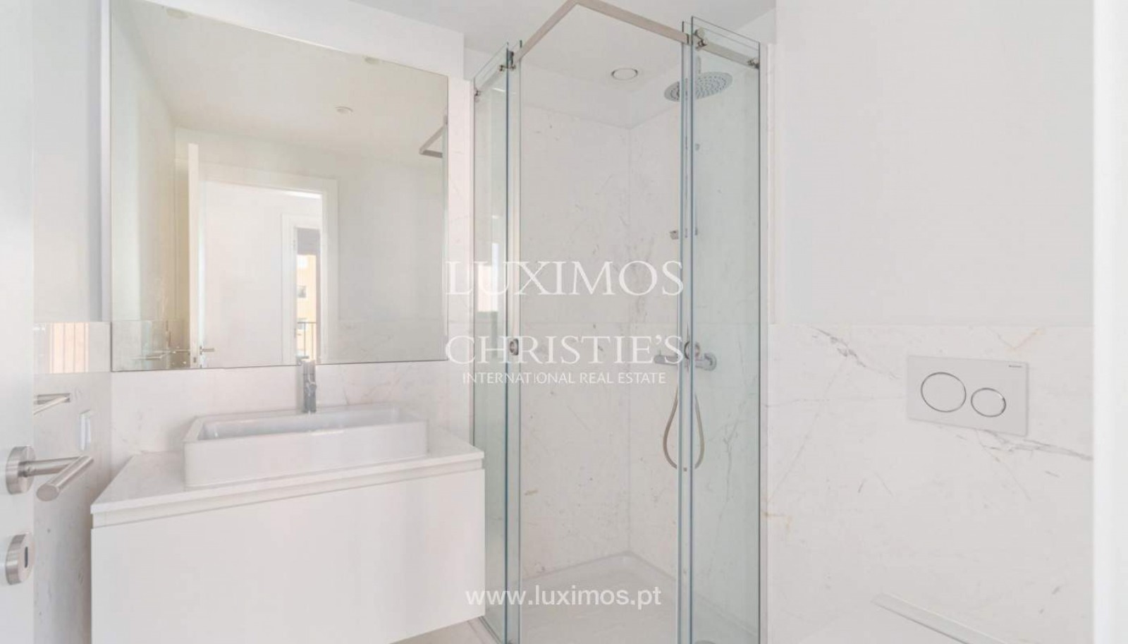 Piso nuevo de 3 dormitorios con balcón, en venta, Oporto, Portugal_399013