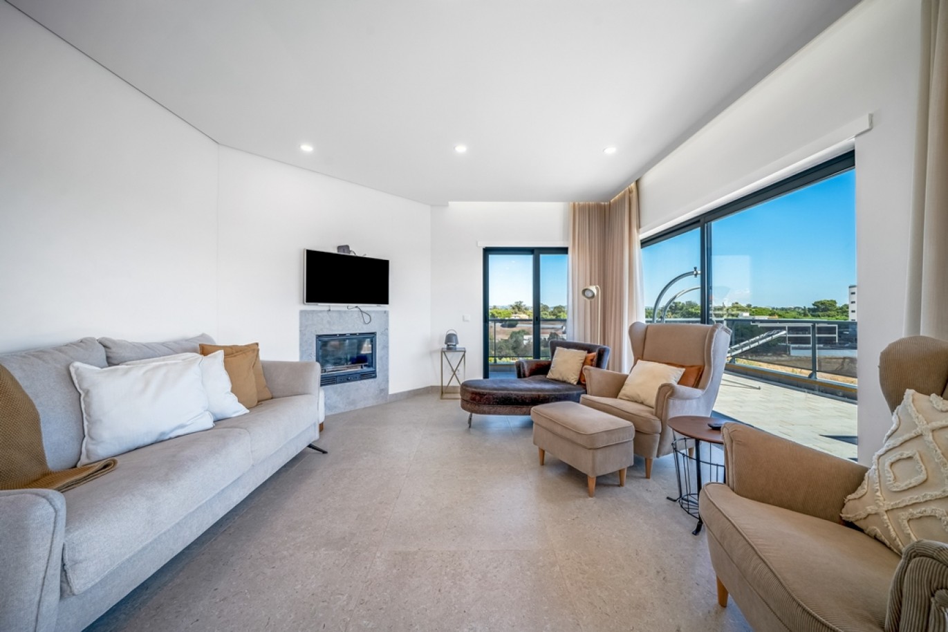 Penthouse T3 com Vista Mar em Quarteira, Algarve_399129