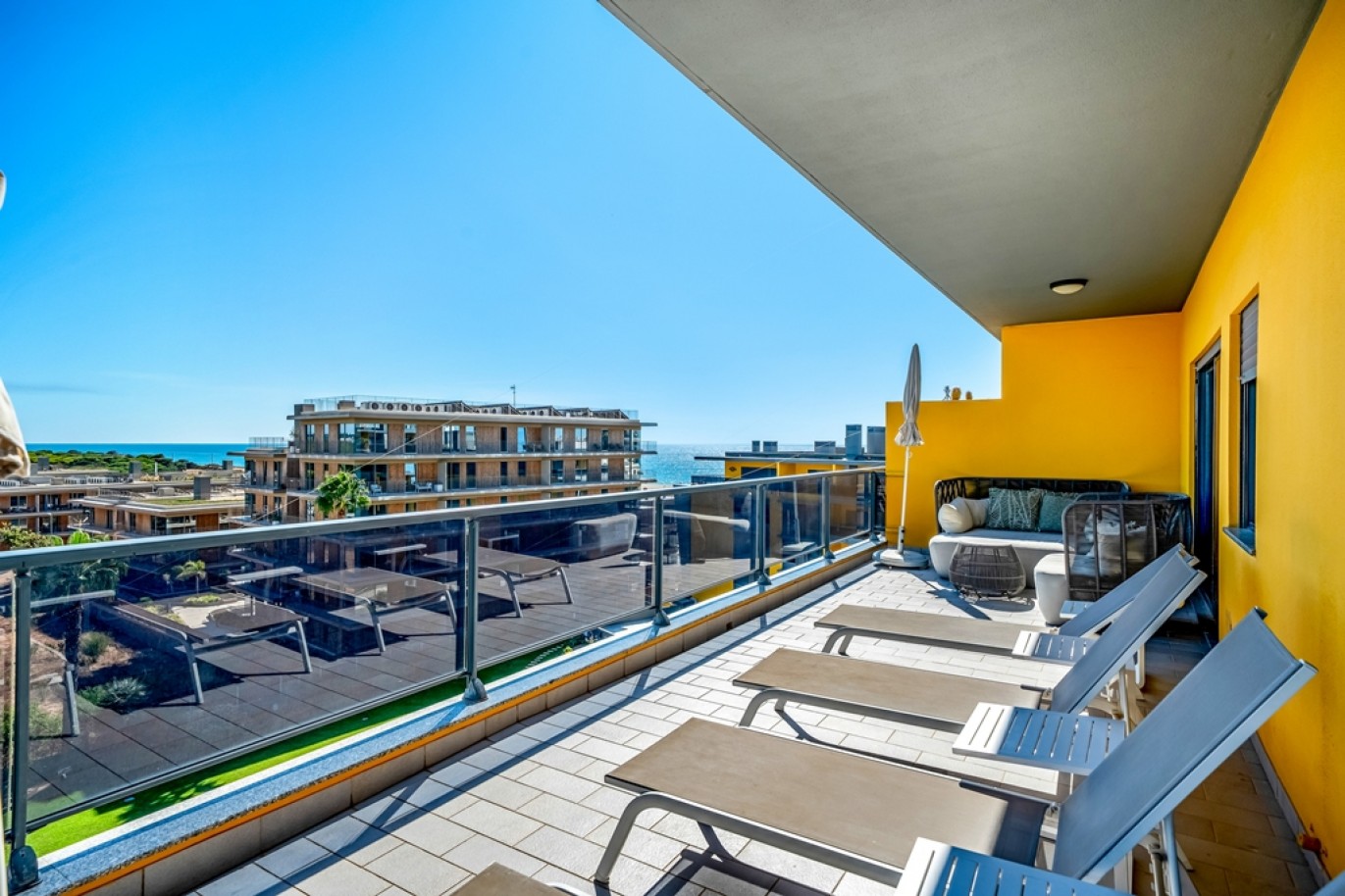 Penthouse T3 com Vista Mar em Quarteira, Algarve_399134