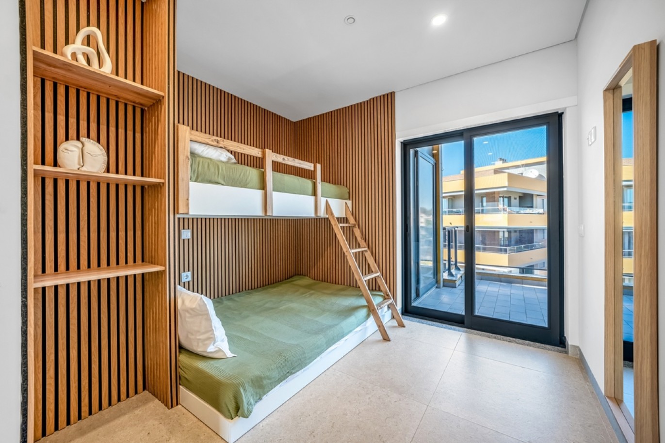 Penthouse T3 com Vista Mar em Quarteira, Algarve_399136