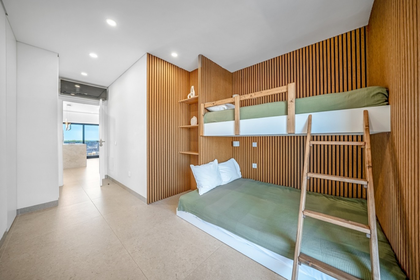 Penthouse T3 com Vista Mar em Quarteira, Algarve_399137