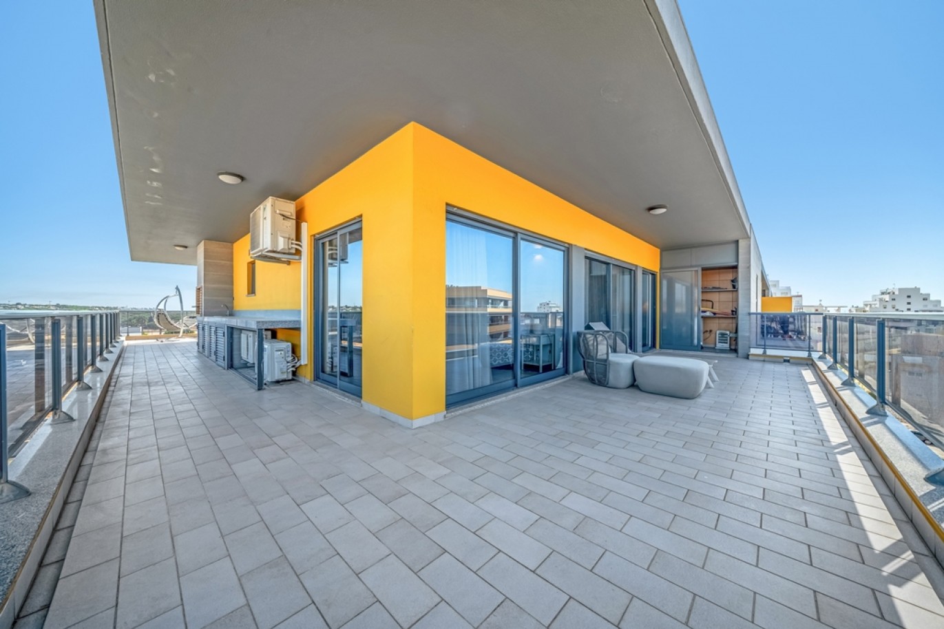 Penthouse T3 com Vista Mar em Quarteira, Algarve_399139