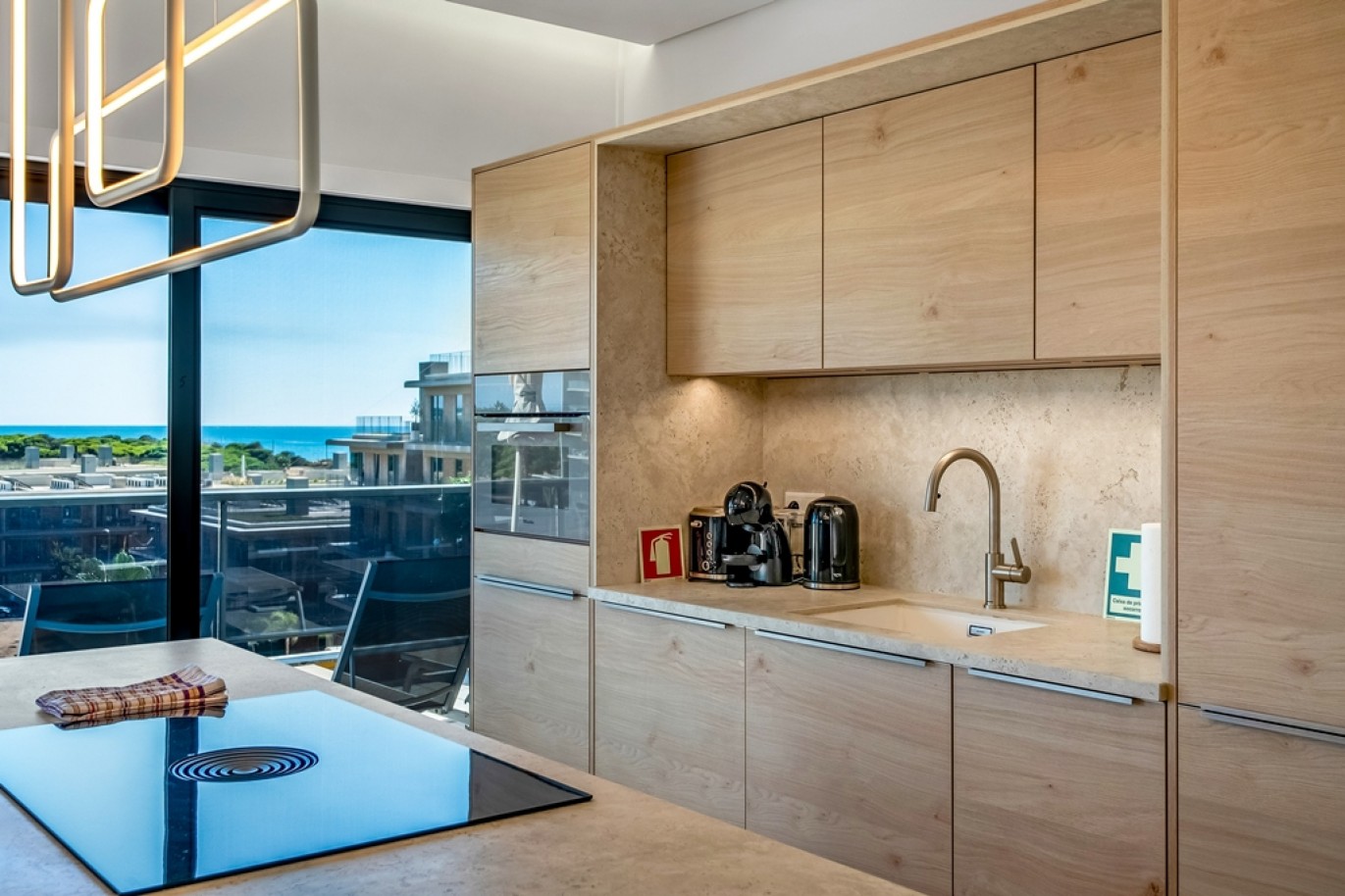 Penthouse T3 com Vista Mar em Quarteira, Algarve_399145