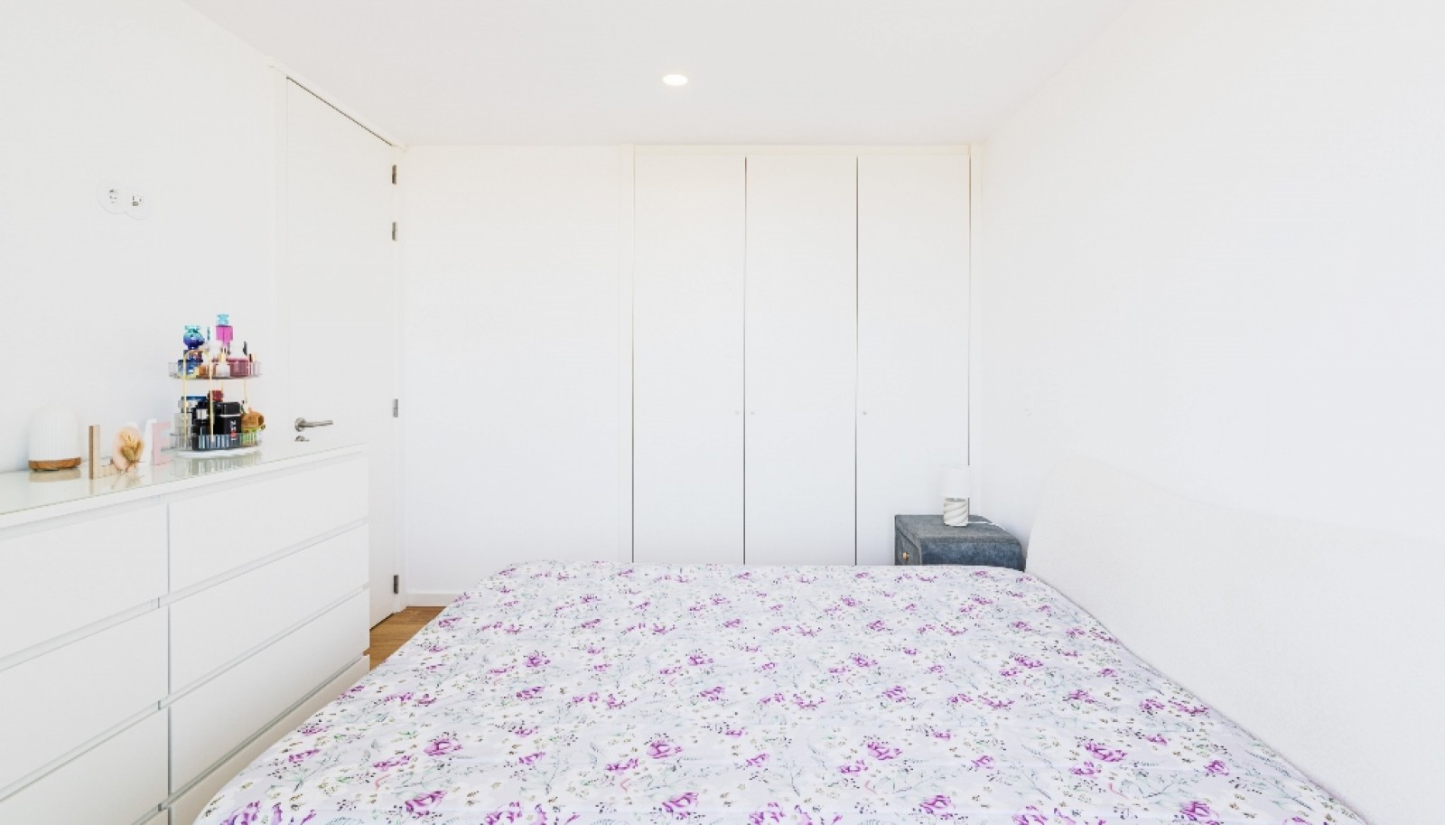 Apartamento T1 com varanda e garagem, para venda em Espinho, Portugal_399306