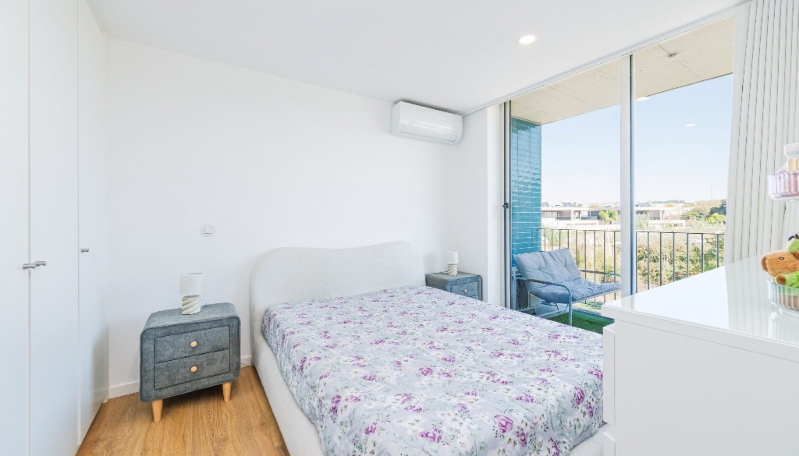Apartamento T1 com varanda e garagem, para venda em Espinho, Portugal_399308