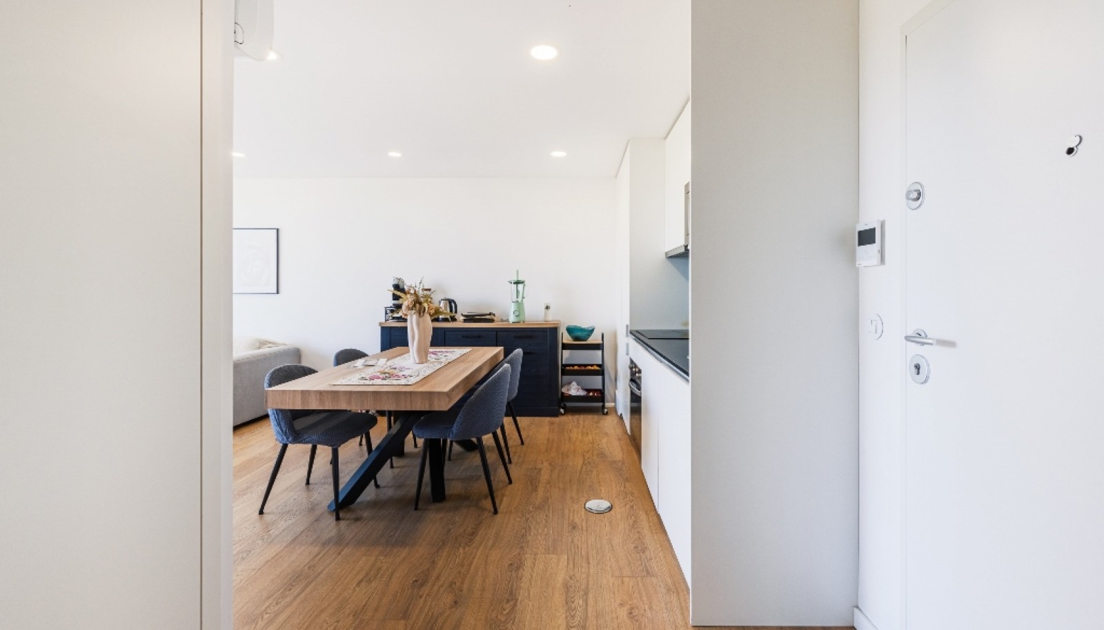 Apartamento T1 com varanda e garagem, para venda em Espinho, Portugal_399309