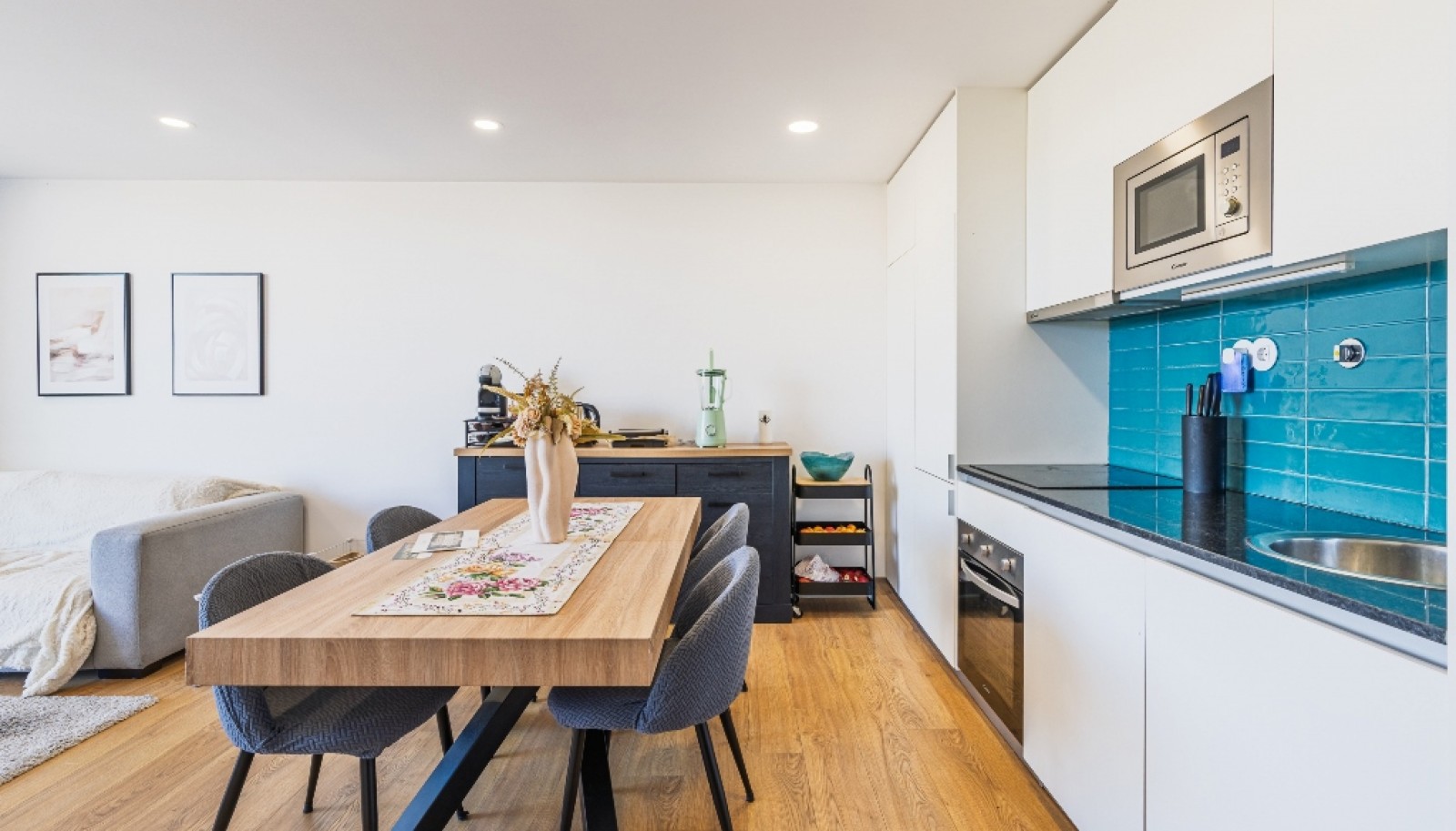 Apartamento T1 com varanda e garagem, para venda em Espinho, Portugal_399311