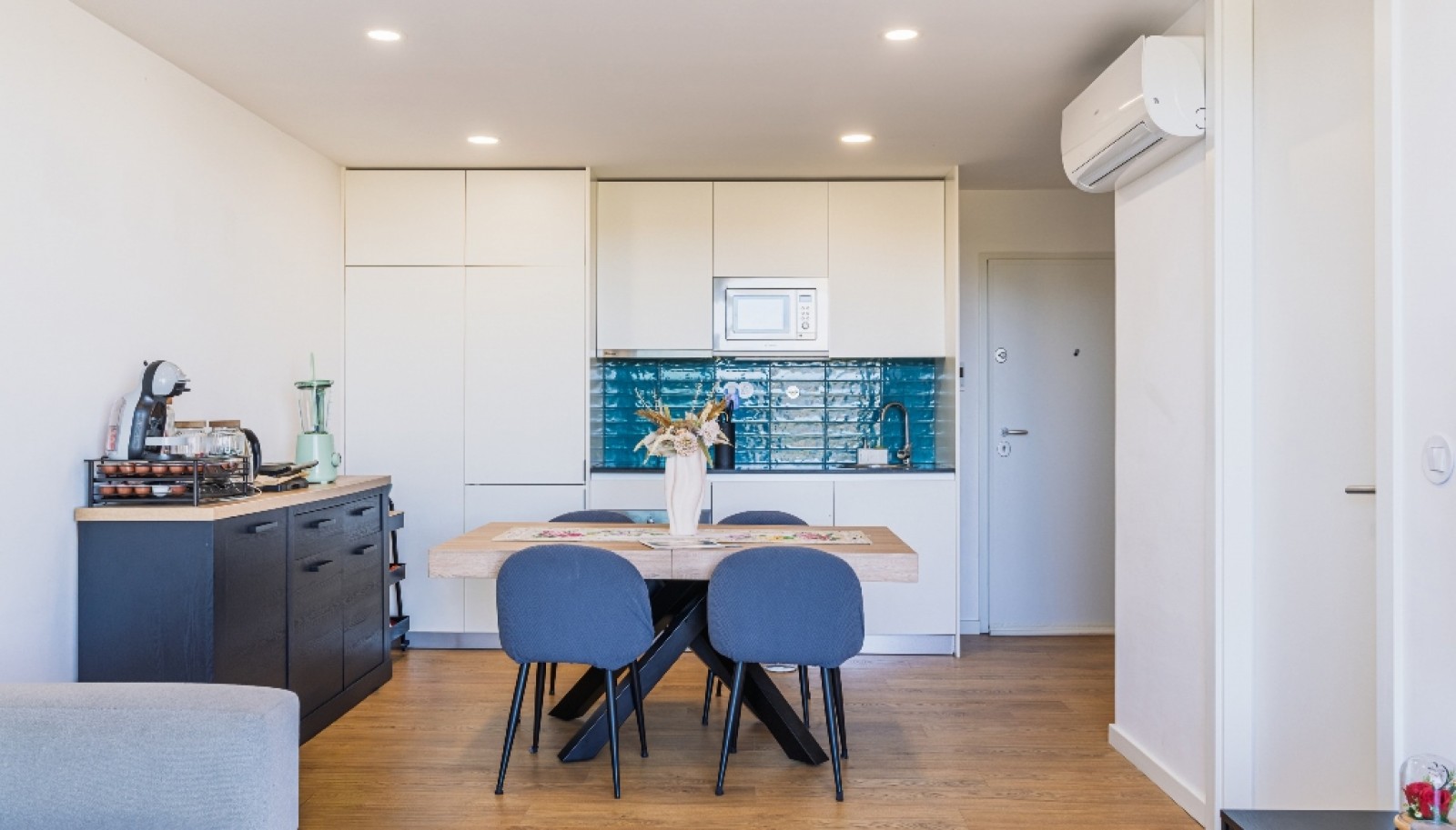 Apartamento T1 com varanda e garagem, para venda em Espinho, Portugal_399315