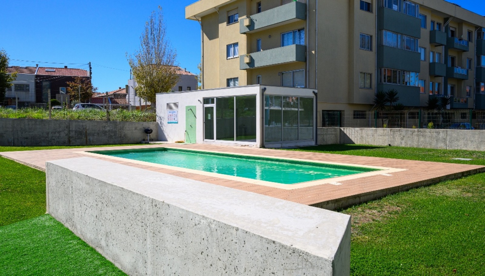 Apartamento T1 com varanda e garagem, para venda em Espinho, Portugal_399320