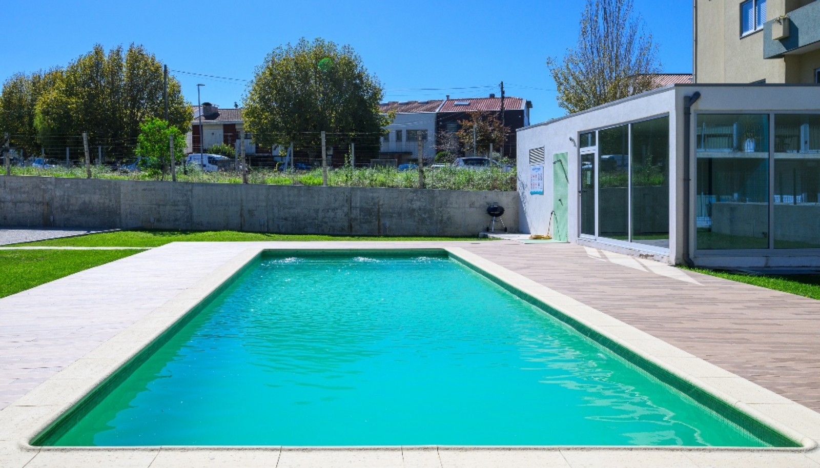 Apartamento T1 com varanda e garagem, para venda em Espinho, Portugal_399321
