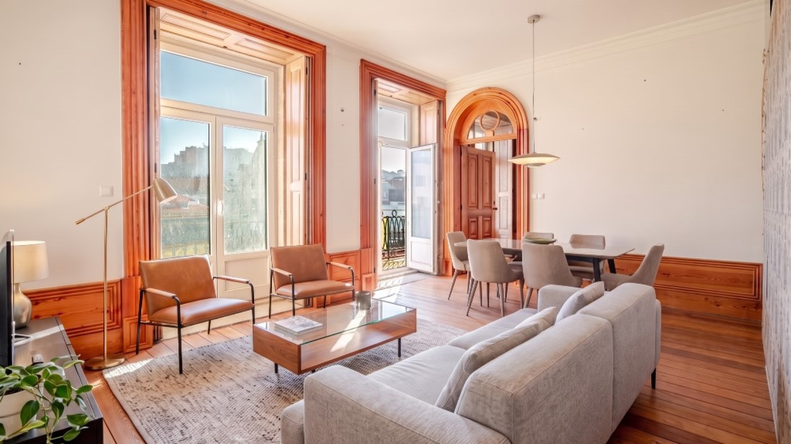 Duplex penthouse avec balcon, à vendre, dans le centre de Porto, Portugal_399876