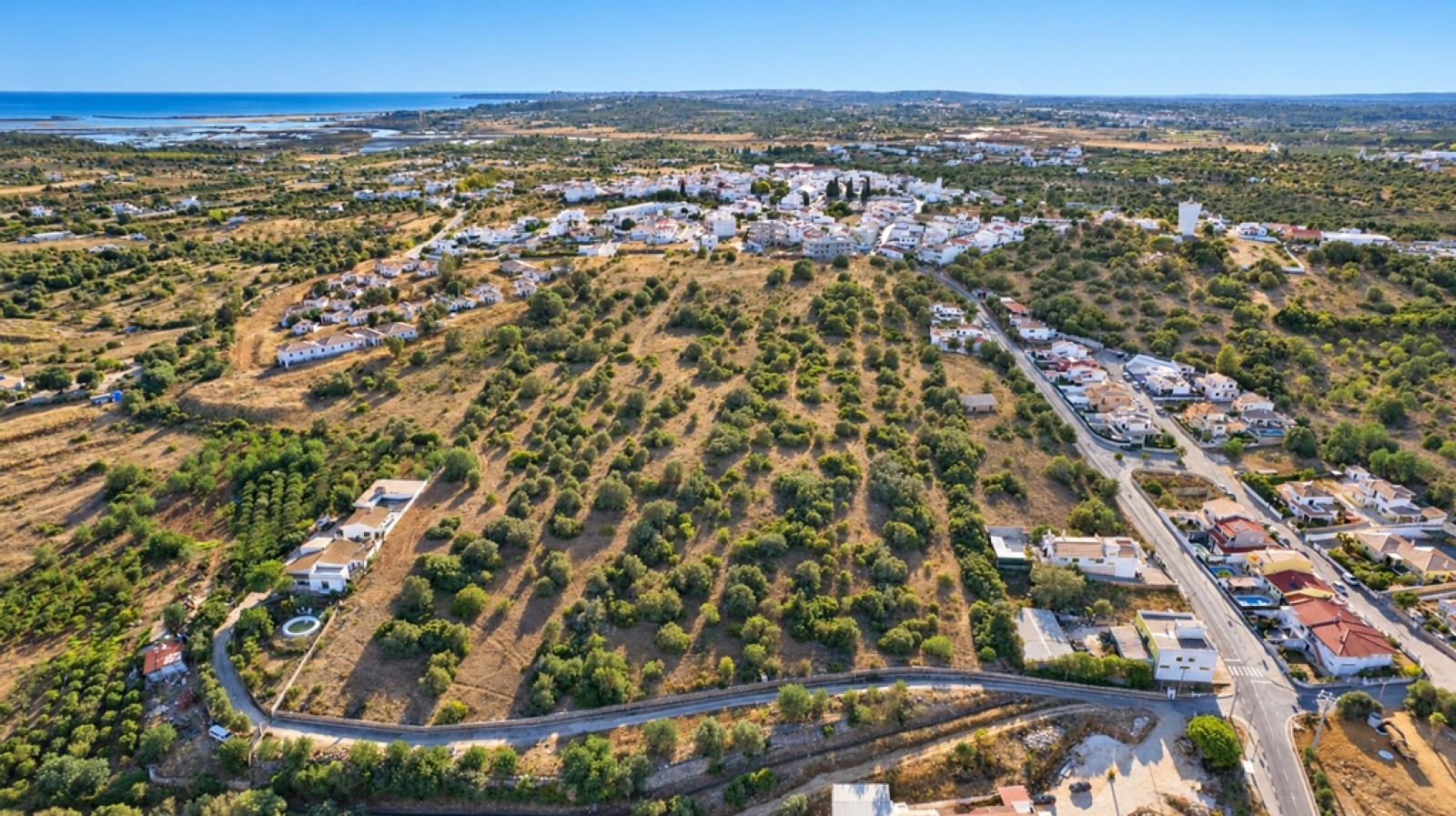 Wunderschönes Grundstück mit Potenzial für den Wohnungsbau, Portimão, Algarve, Portugal_400360