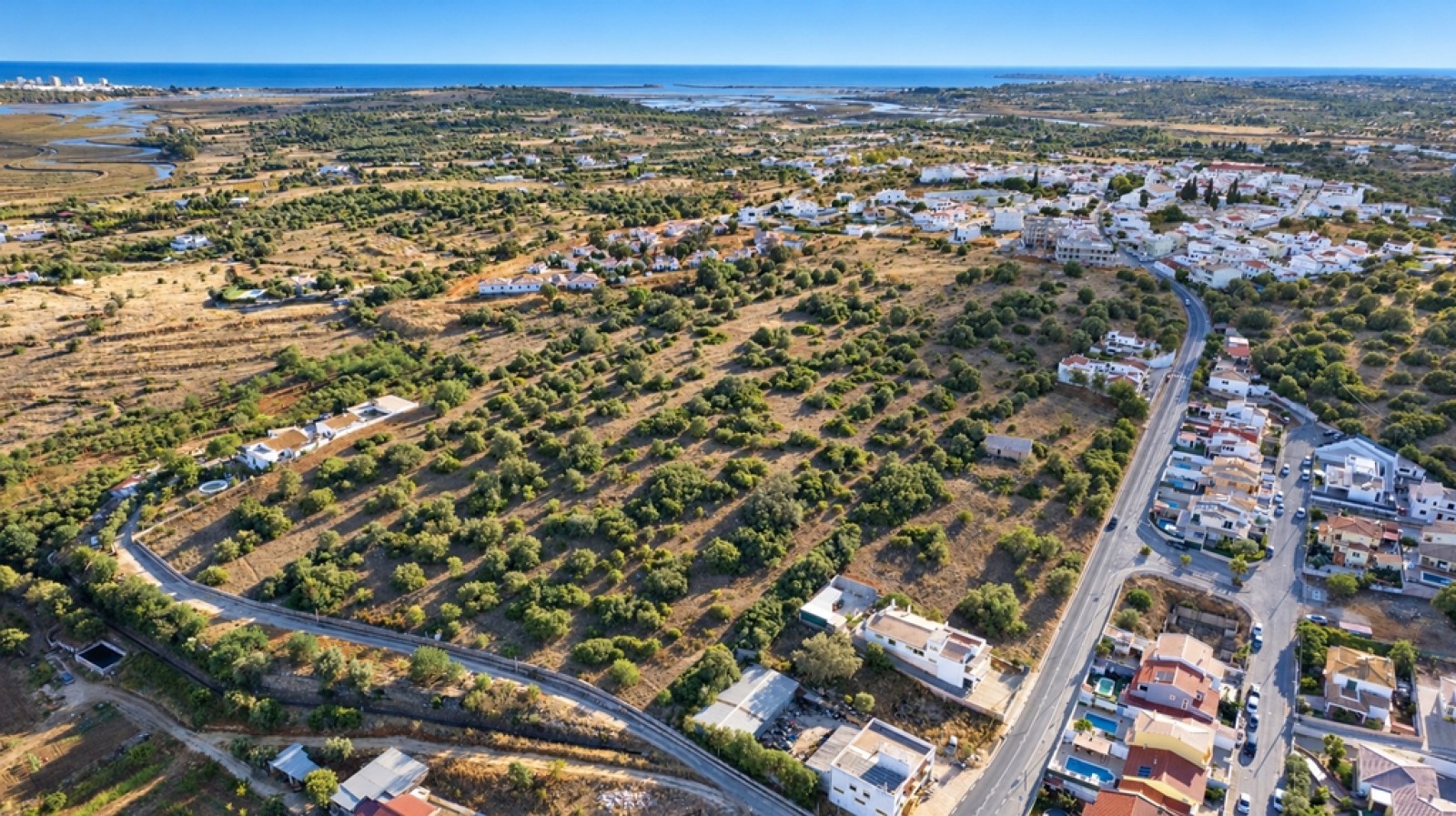 Wunderschönes Grundstück mit Potenzial für den Wohnungsbau, Portimão, Algarve, Portugal_400362
