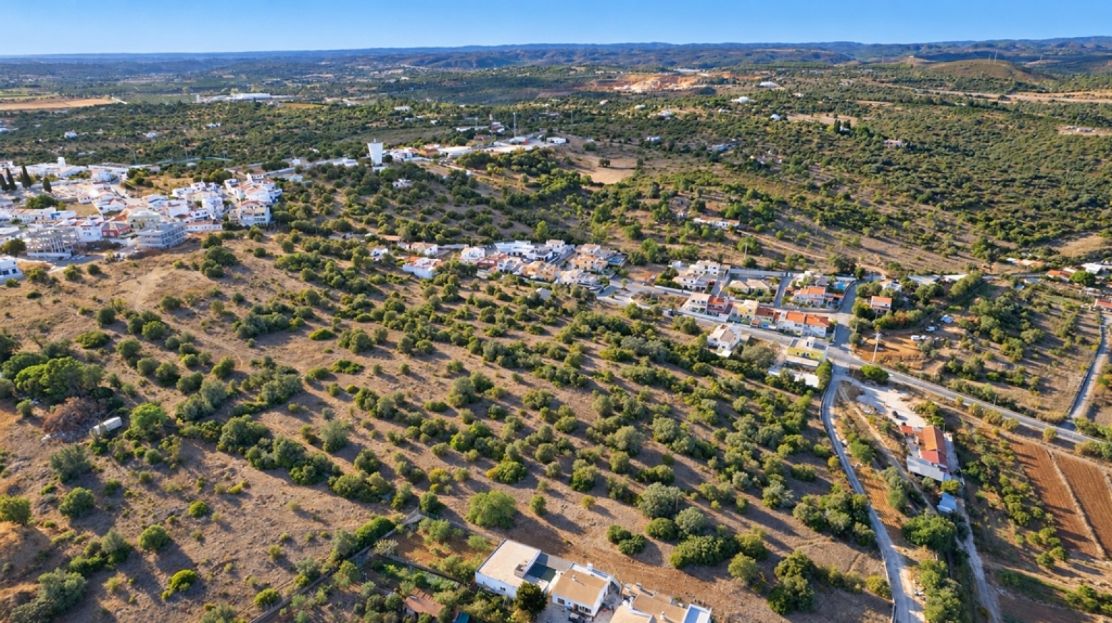 Wunderschönes Grundstück mit Potenzial für den Wohnungsbau, Portimão, Algarve, Portugal_400363