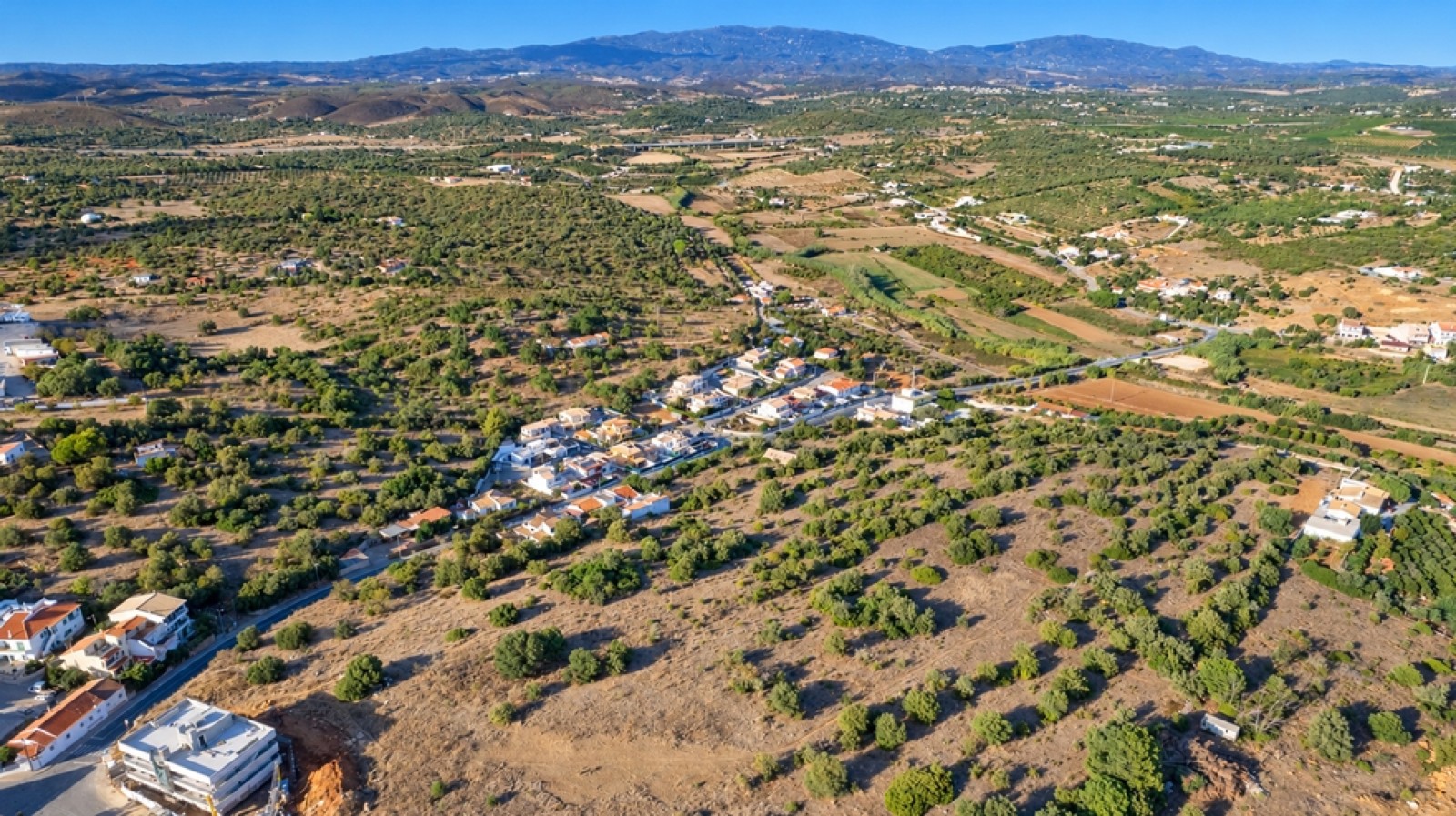 Wunderschönes Grundstück mit Potenzial für den Wohnungsbau, Portimão, Algarve, Portugal_400365
