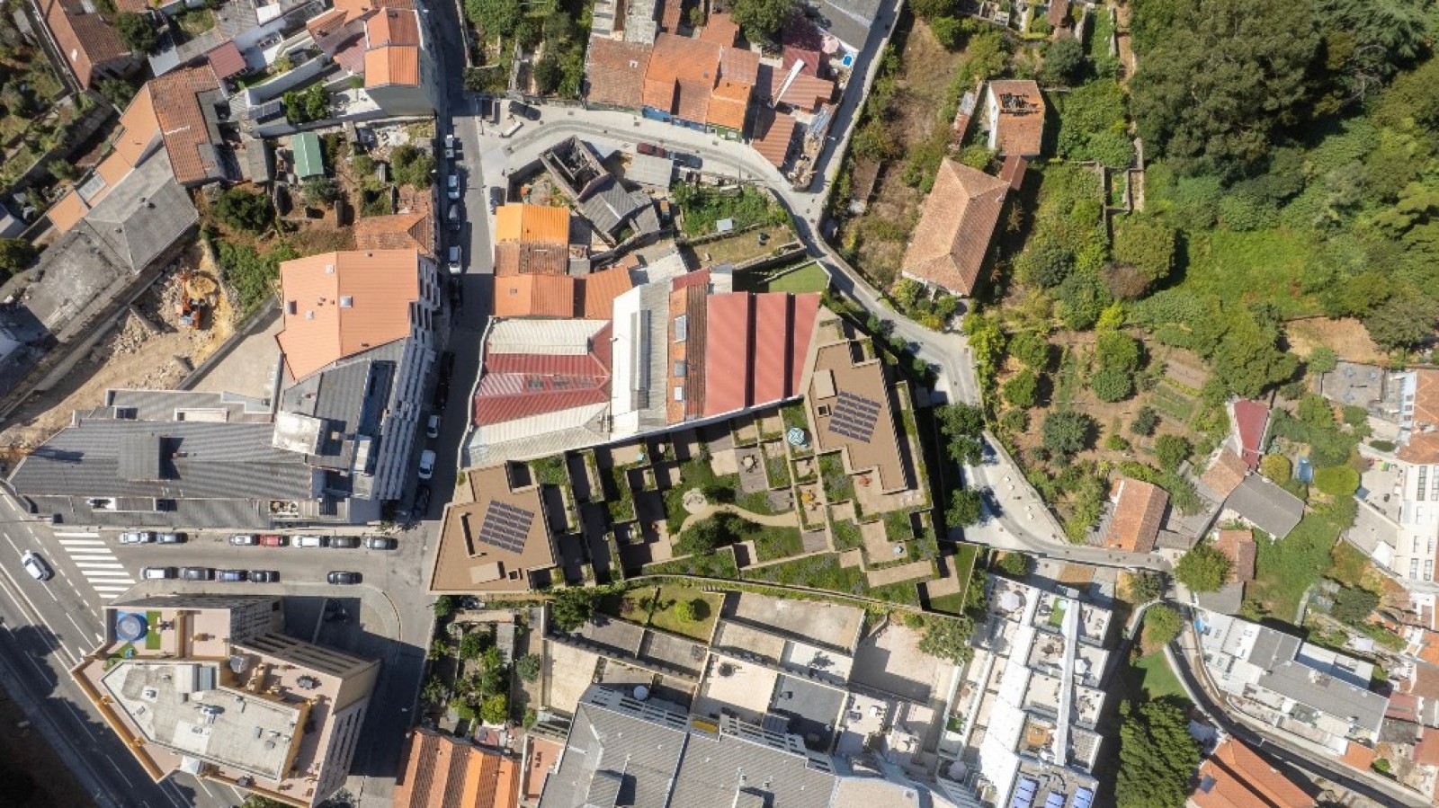Apartamento T3+1 com terraços junto à Quinta do Covelo no Porto_400498