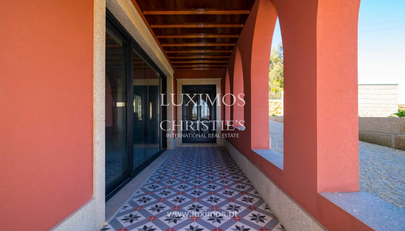 Venda de moradia nova com piscina, no Castêlo da Maia_41469