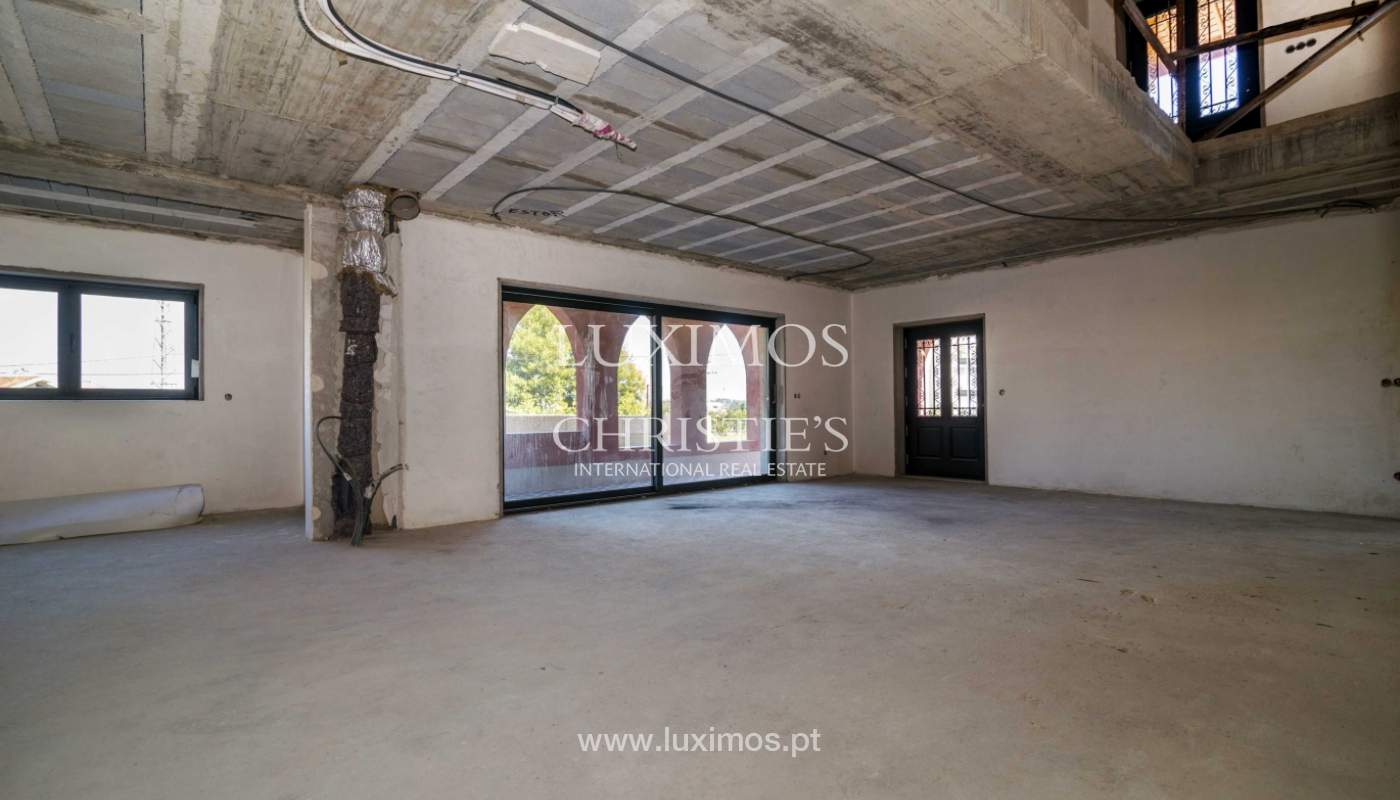 Venda de moradia nova com piscina, no Castêlo da Maia_41476