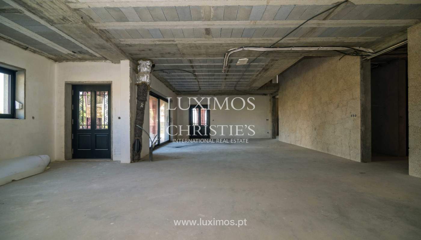 Venda de moradia nova com piscina, no Castêlo da Maia_41477