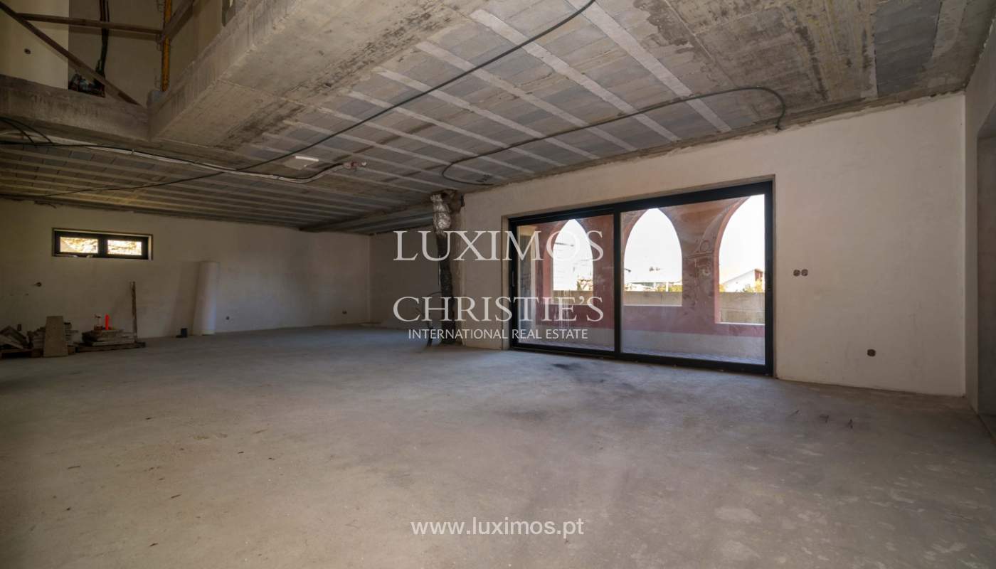 Venda de moradia nova com piscina, no Castêlo da Maia_41480