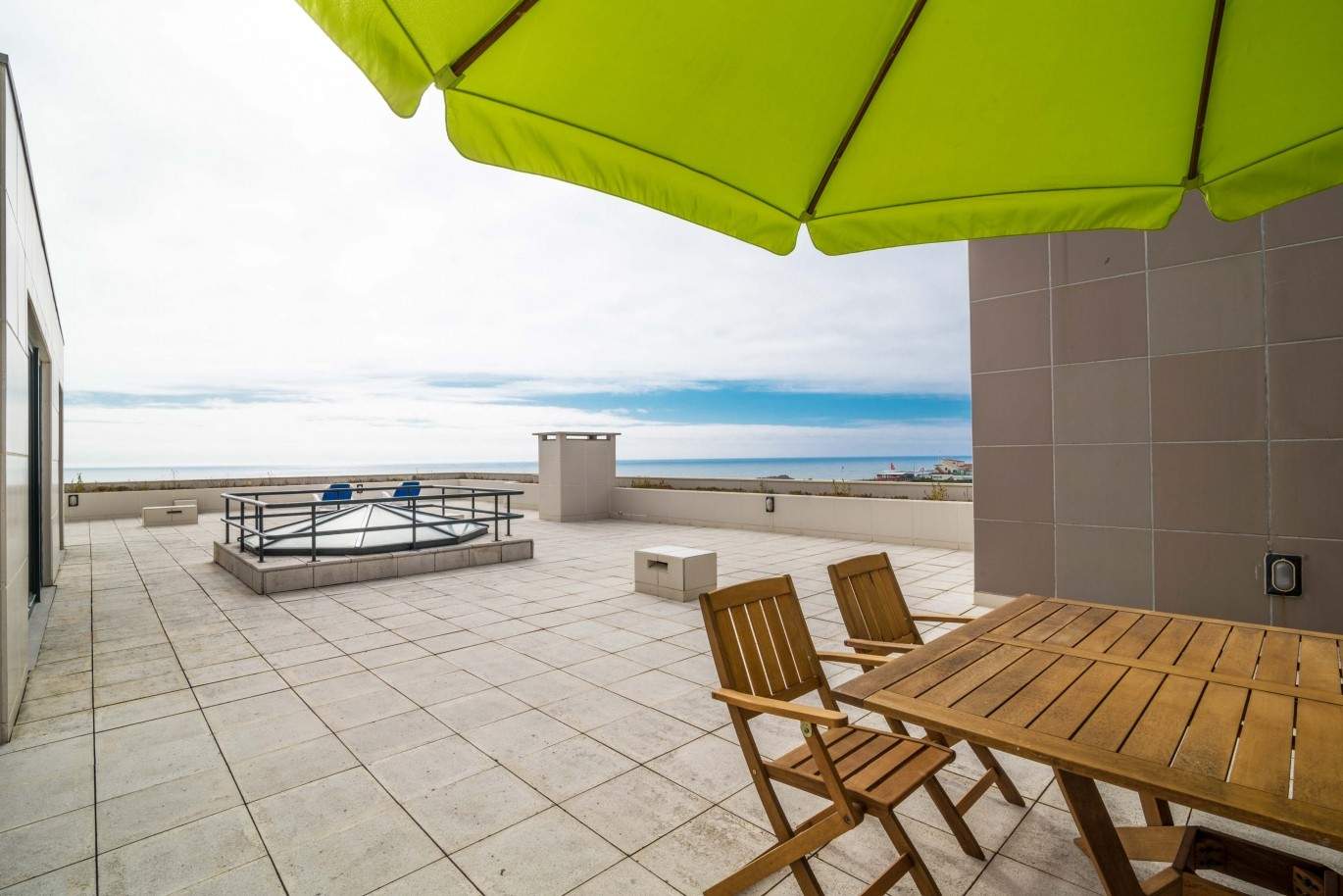 Penthouse, close to the beach, ocean views, Mindelo, Portugal_45186