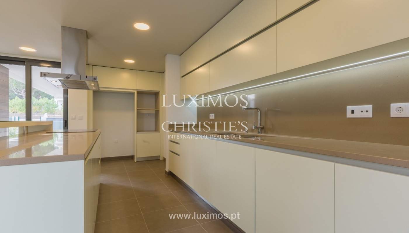 Venda de moradia perto do mar, com piscina e terraço, Algarve,Portugal_53889