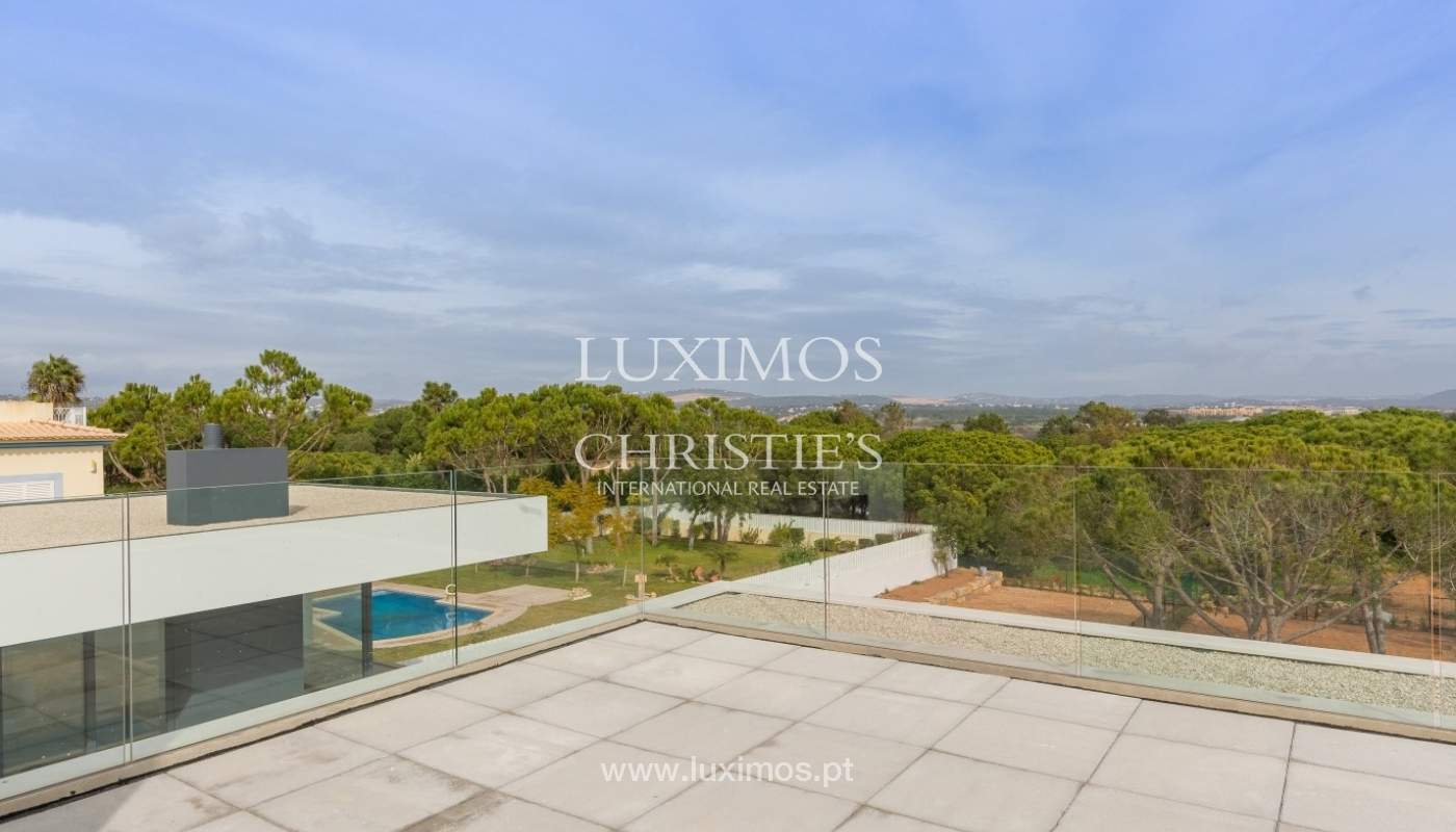 Venda de moradia perto do mar, com piscina e terraço, Algarve,Portugal_53896