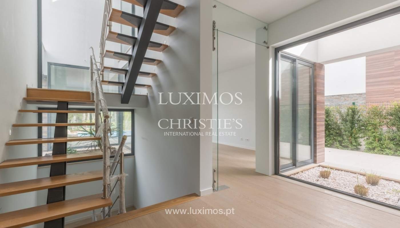 Venda de moradia perto do mar, com piscina e terraço, Algarve,Portugal_53897