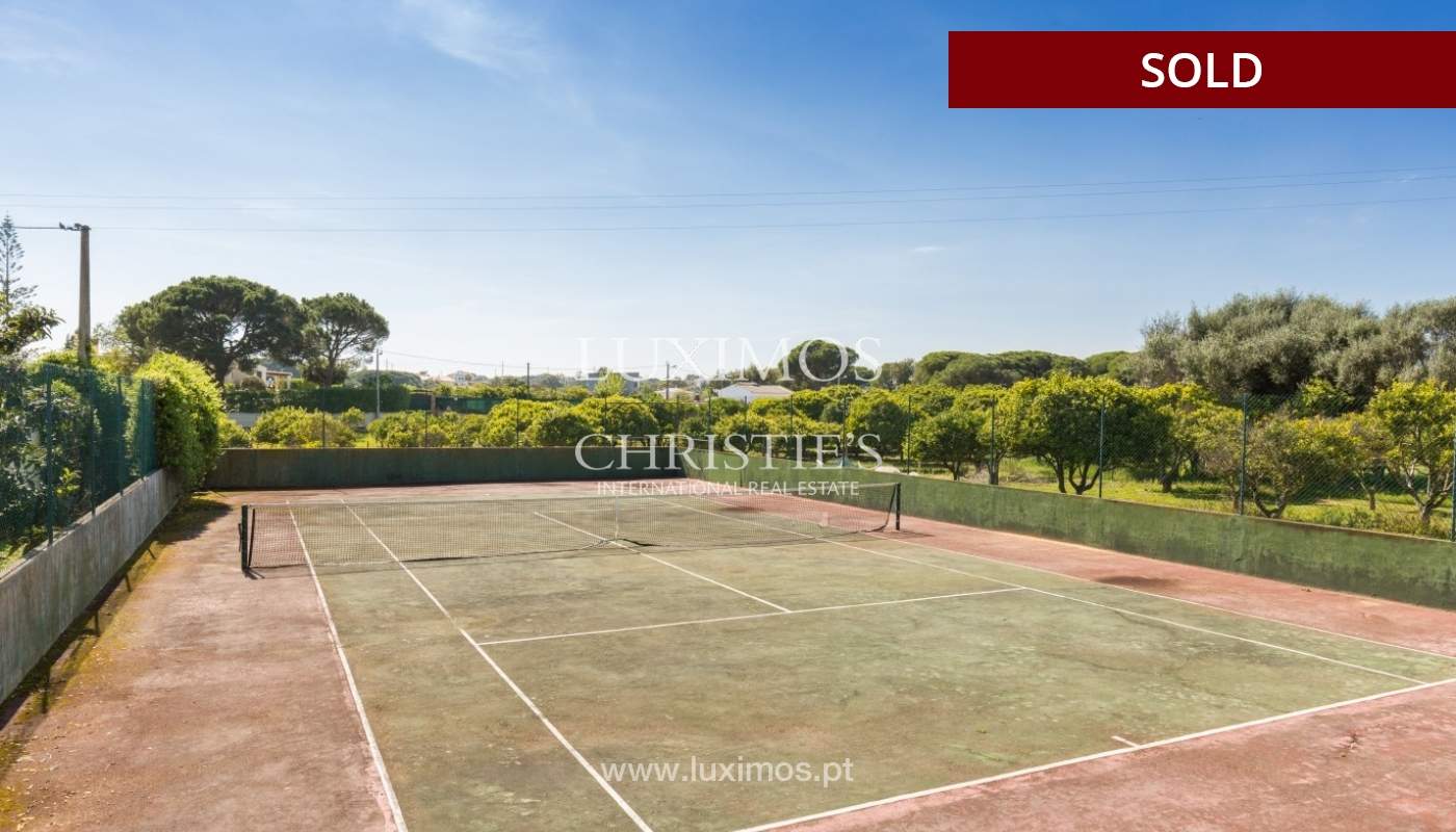 Freistehende villa zum Verkauf, pool, Garten und Tennisplatz, Quarteira, Algarve, Portugal_56638