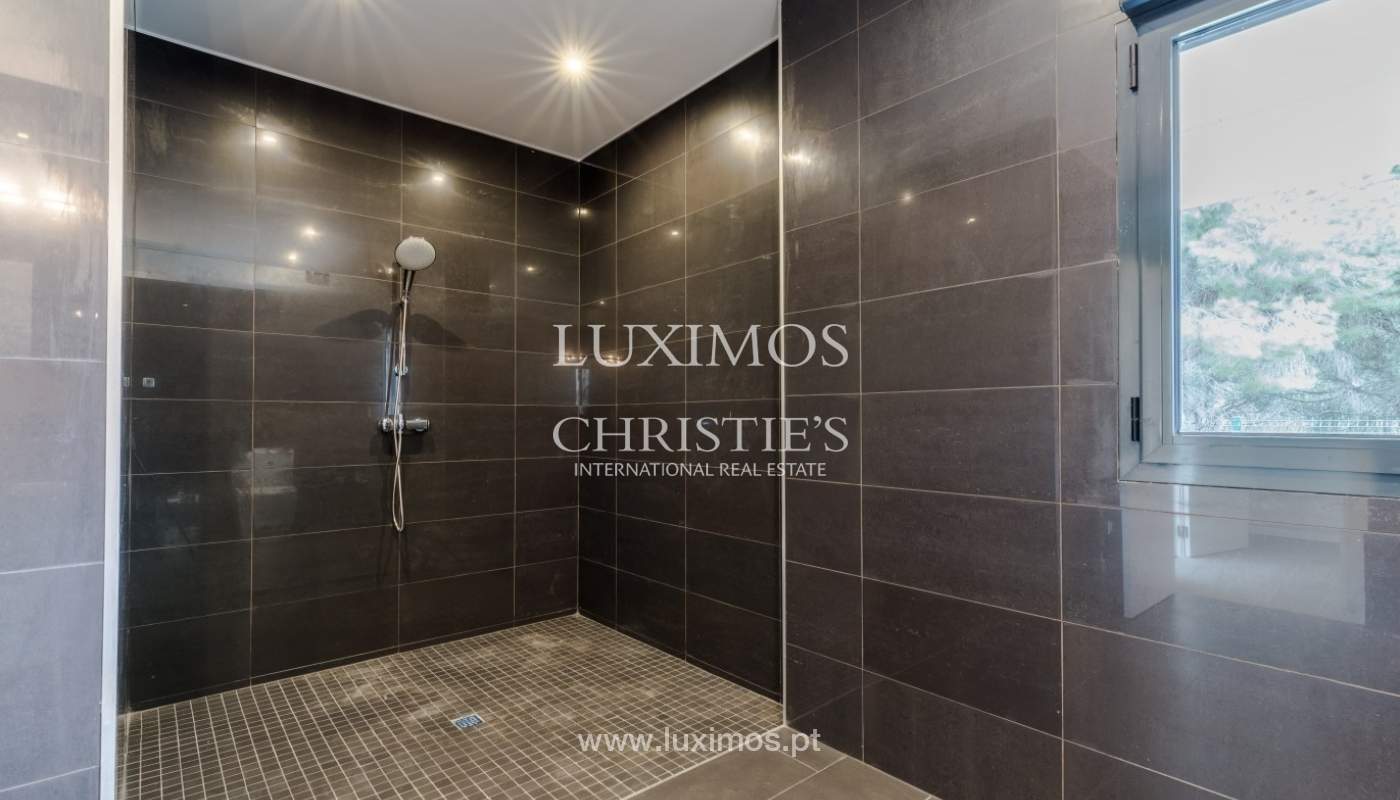 Venda de moradia com piscina, junto ao mar e golfe, Algarve, Portugal_57670