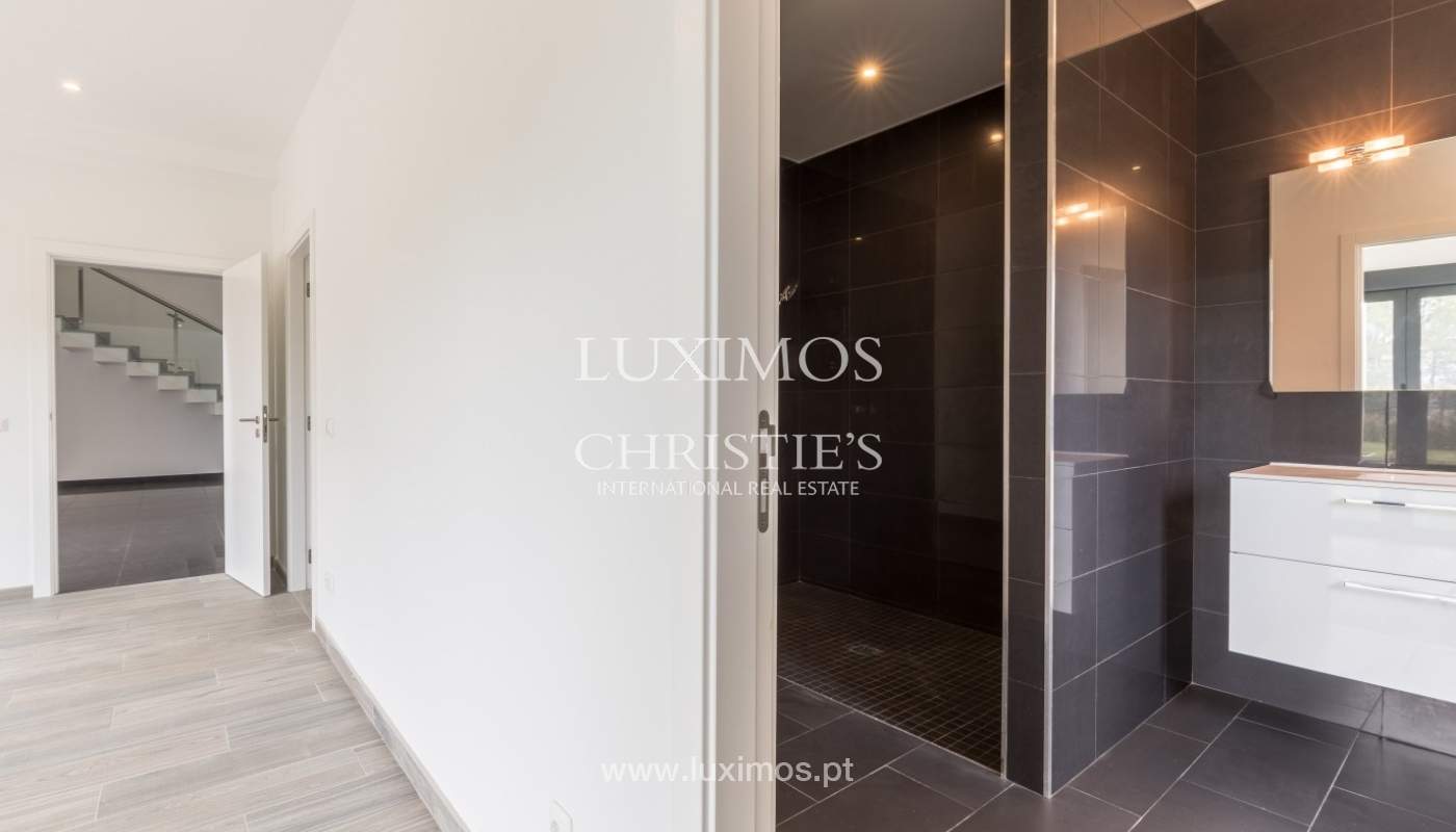 Venda de moradia com piscina, junto ao mar e golfe, Algarve, Portugal_57675