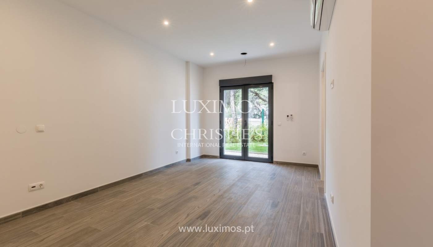 Venda de moradia com piscina, junto ao mar e golfe, Algarve, Portugal_57676