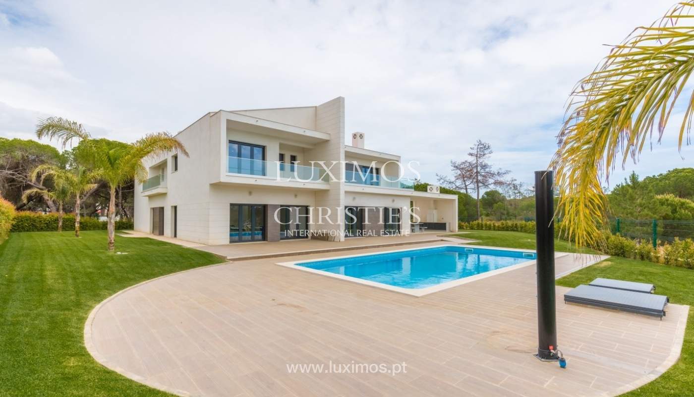 Venda de moradia com piscina, junto ao mar e golfe, Algarve, Portugal_57687