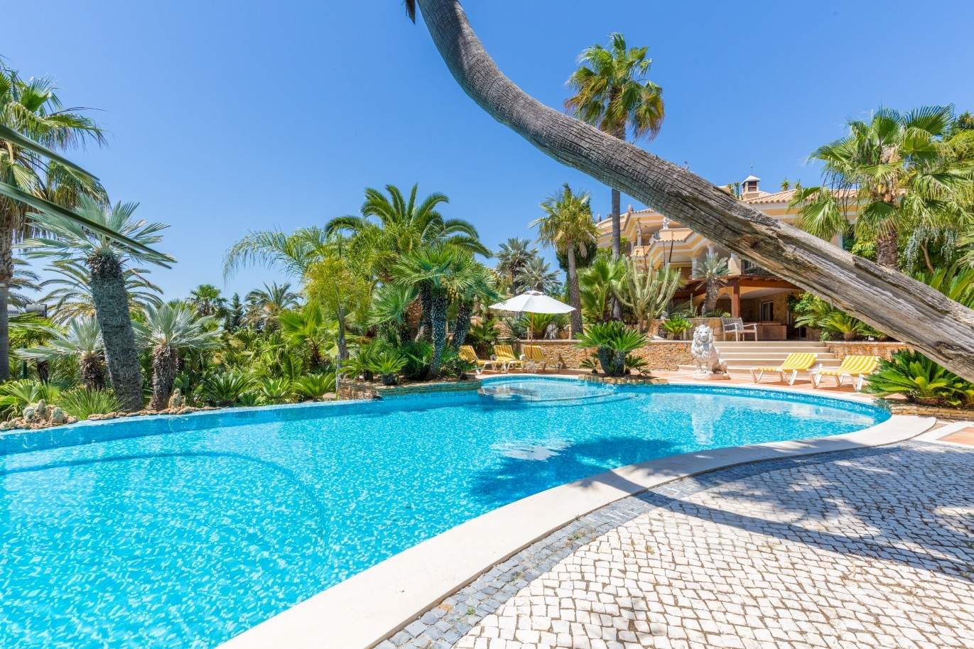 Villa à vendre avec piscine et tennis, Albufeira, Algarve, Portugal_59652