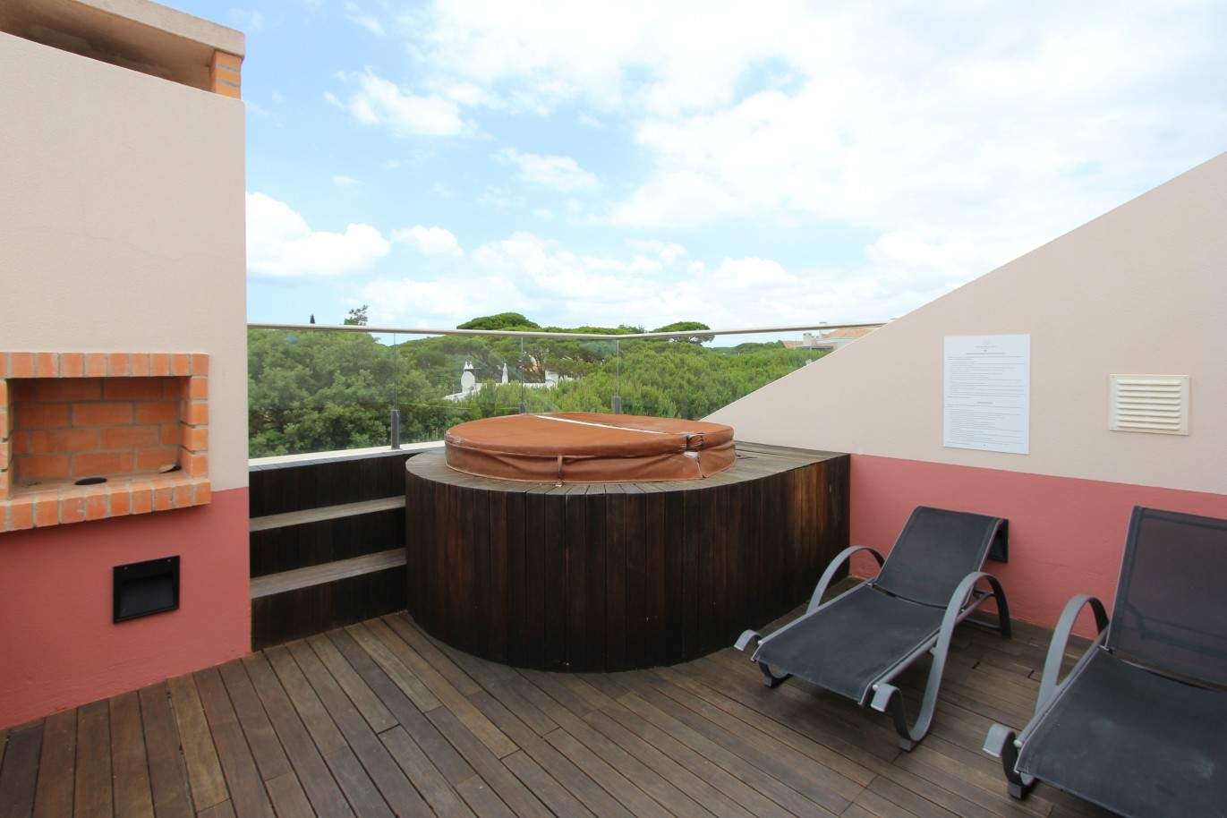 Appartement à vendre avec terrasse, jacuzzi, Vale do Lobo, Algarve_65351