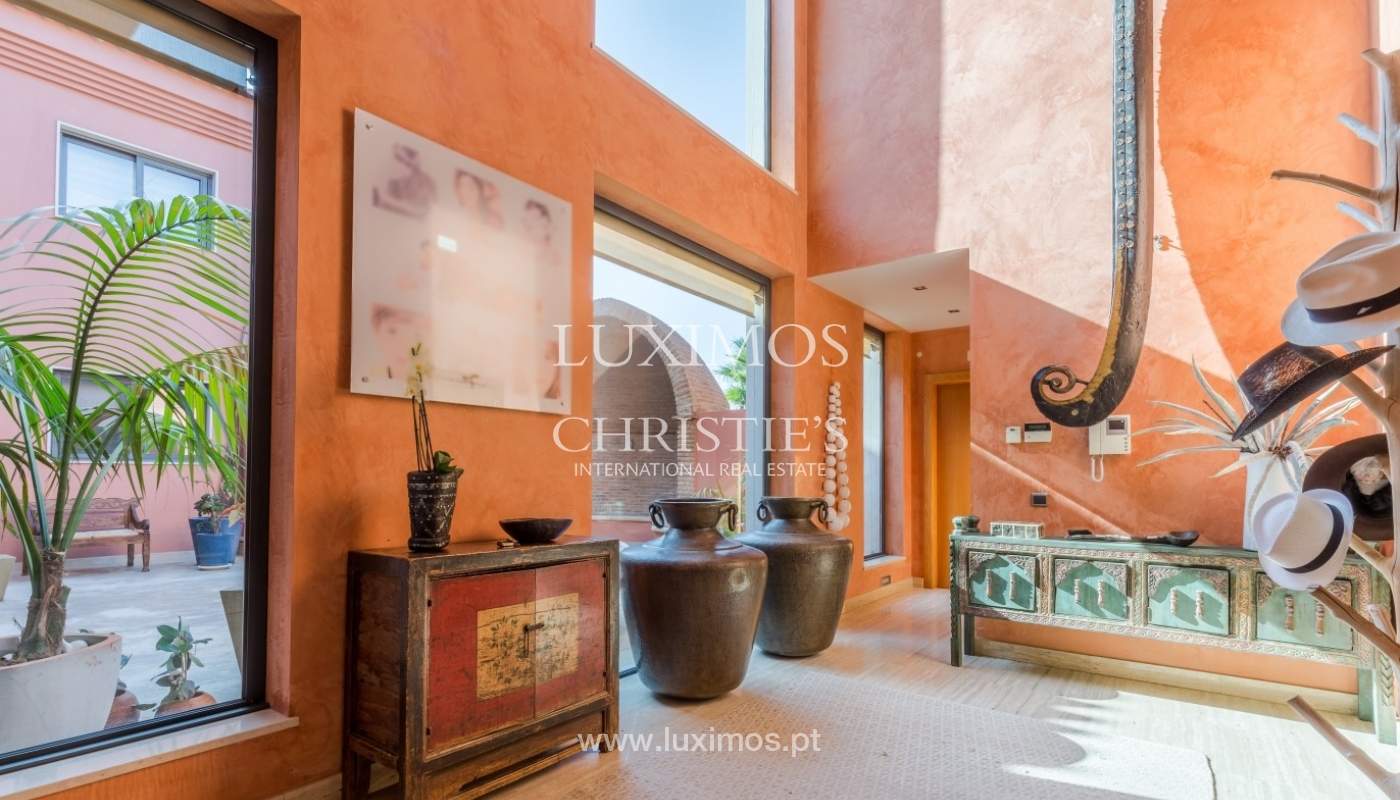 Venda de luxuosa moradia com piscina, perto do mar, Quarteira, Algarve_67501